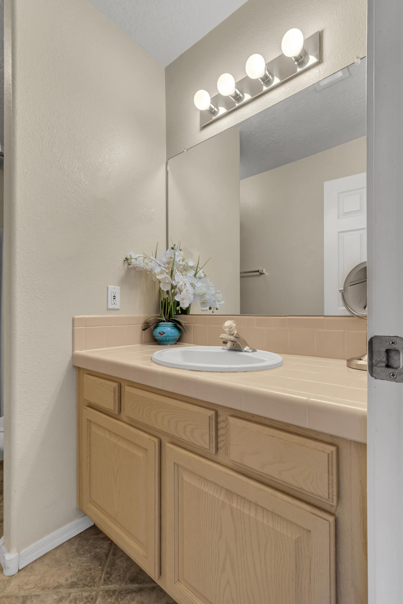 Photo 3 — 4308 Rancho Centro NW