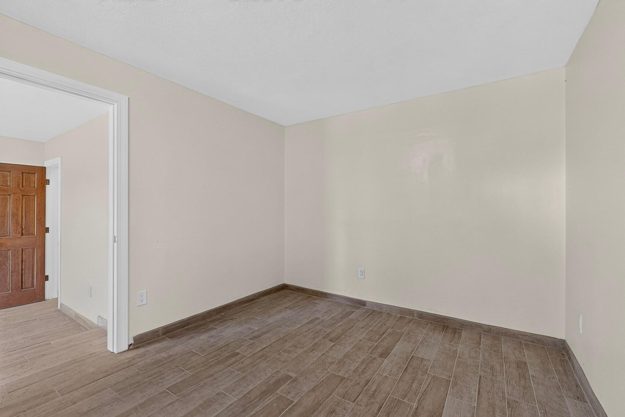 Photo 13 — 8101 Kathryn Avenue SE