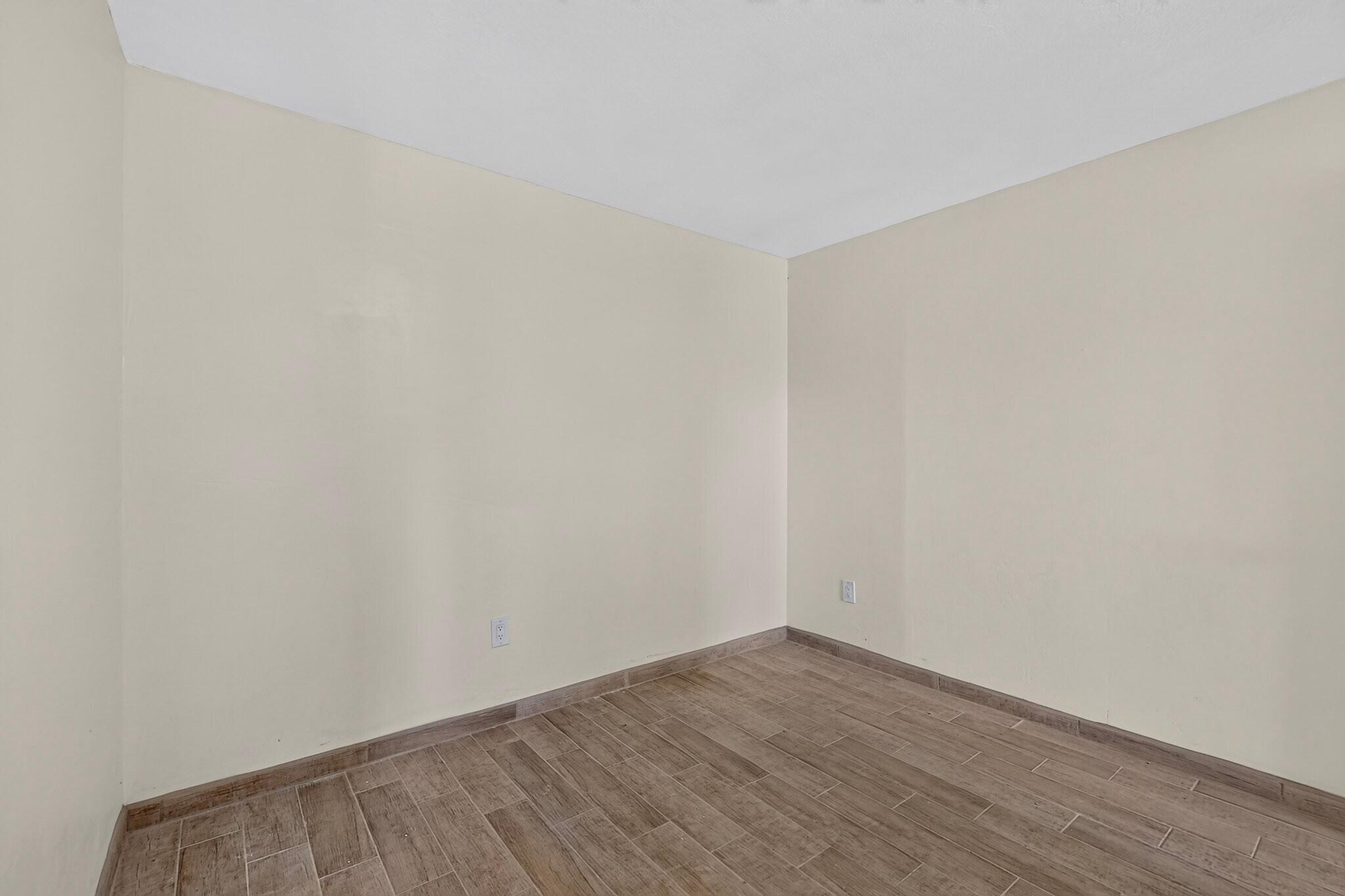 Photo 12 — 8101 Kathryn Avenue SE
