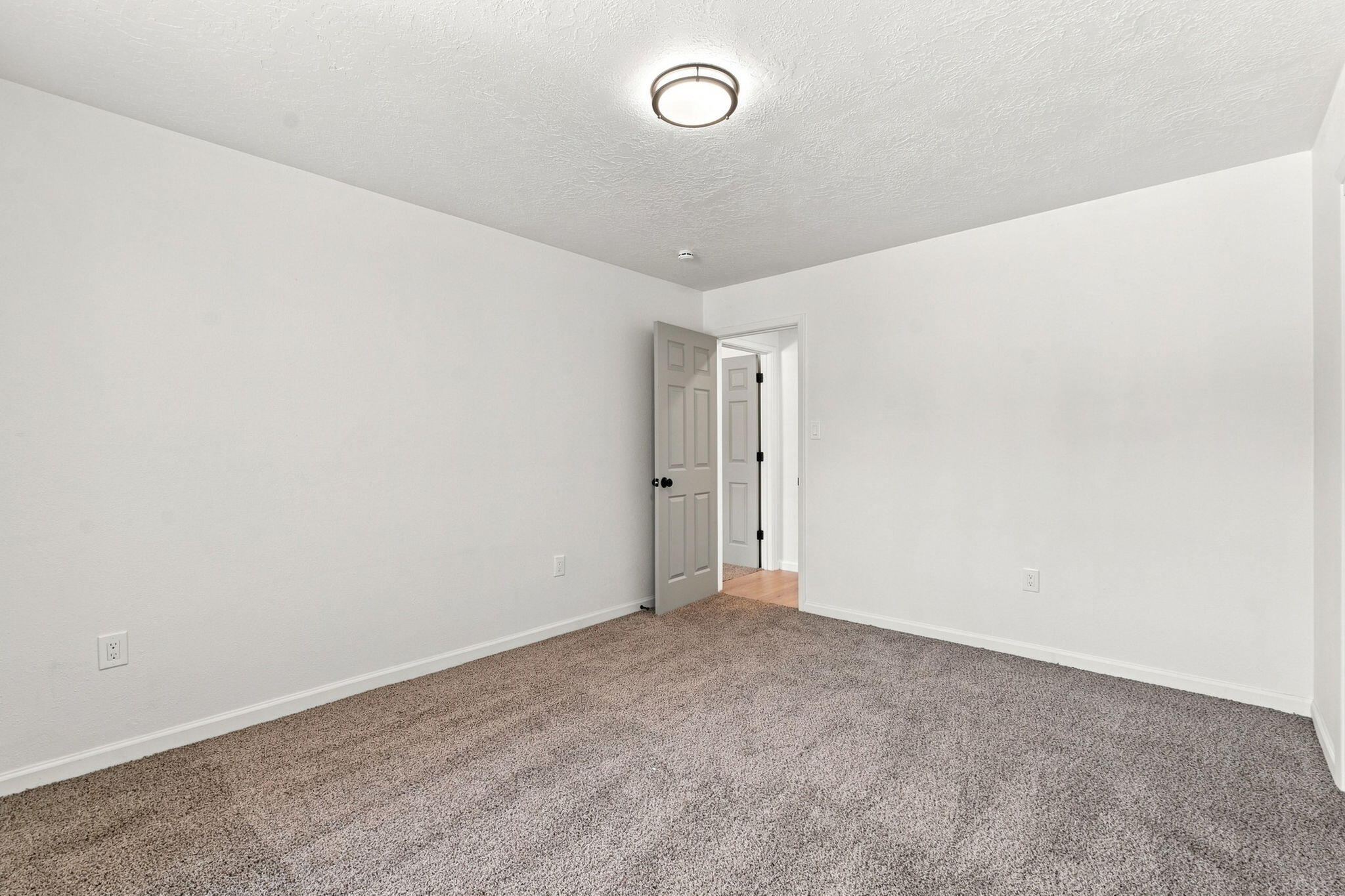 Photo 16 — 1508 Rita Drive NE