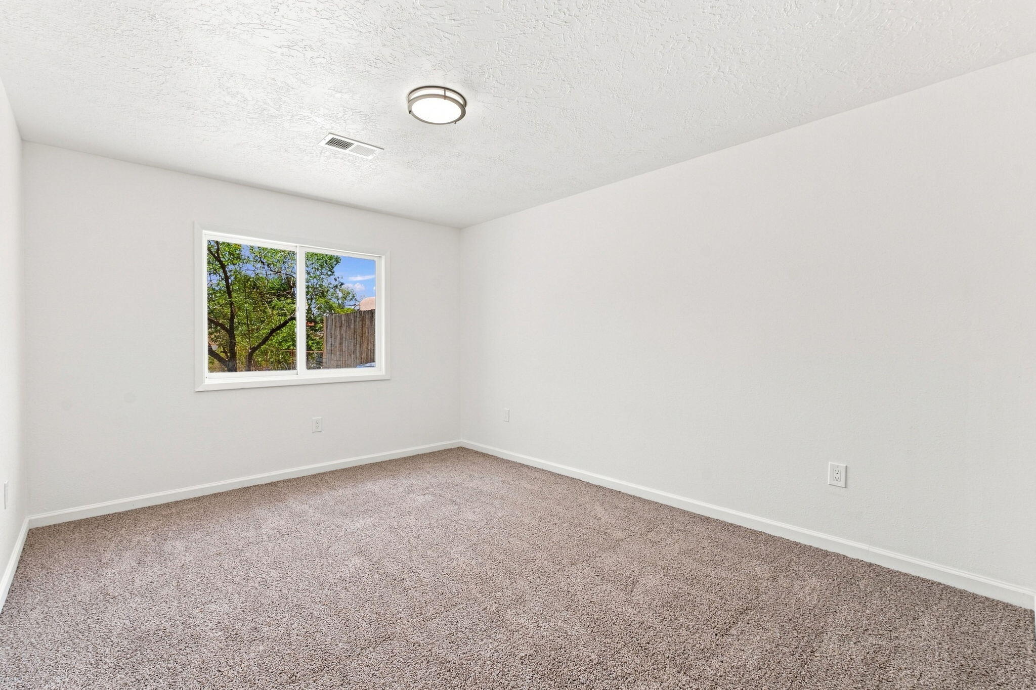 Photo 14 — 1508 Rita Drive NE