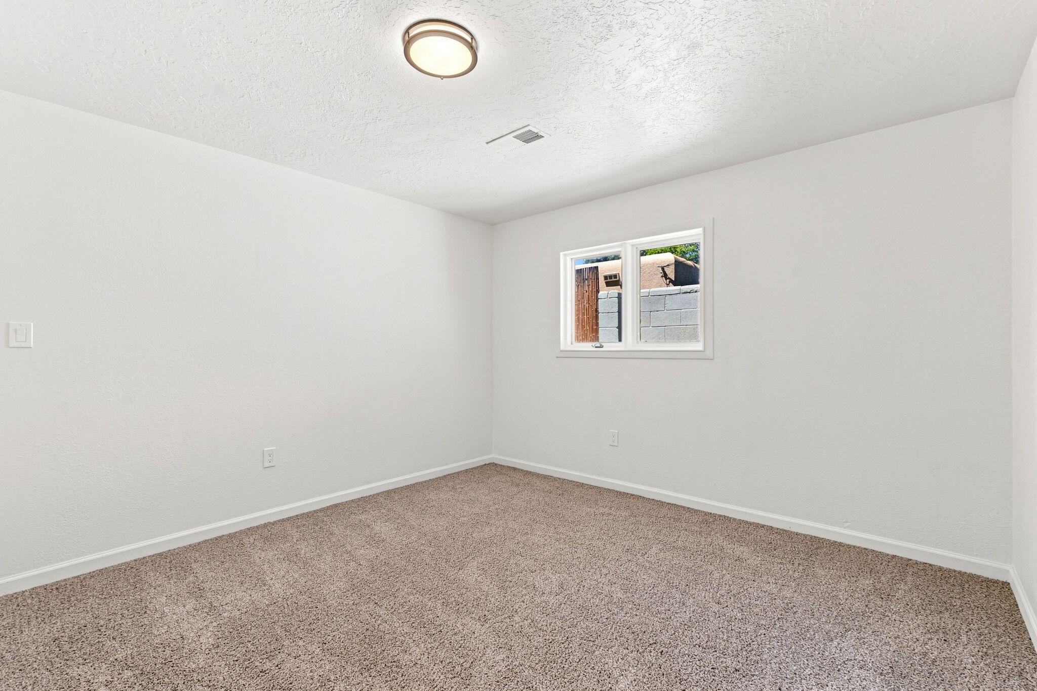 Photo 11 — 1508 Rita Drive NE