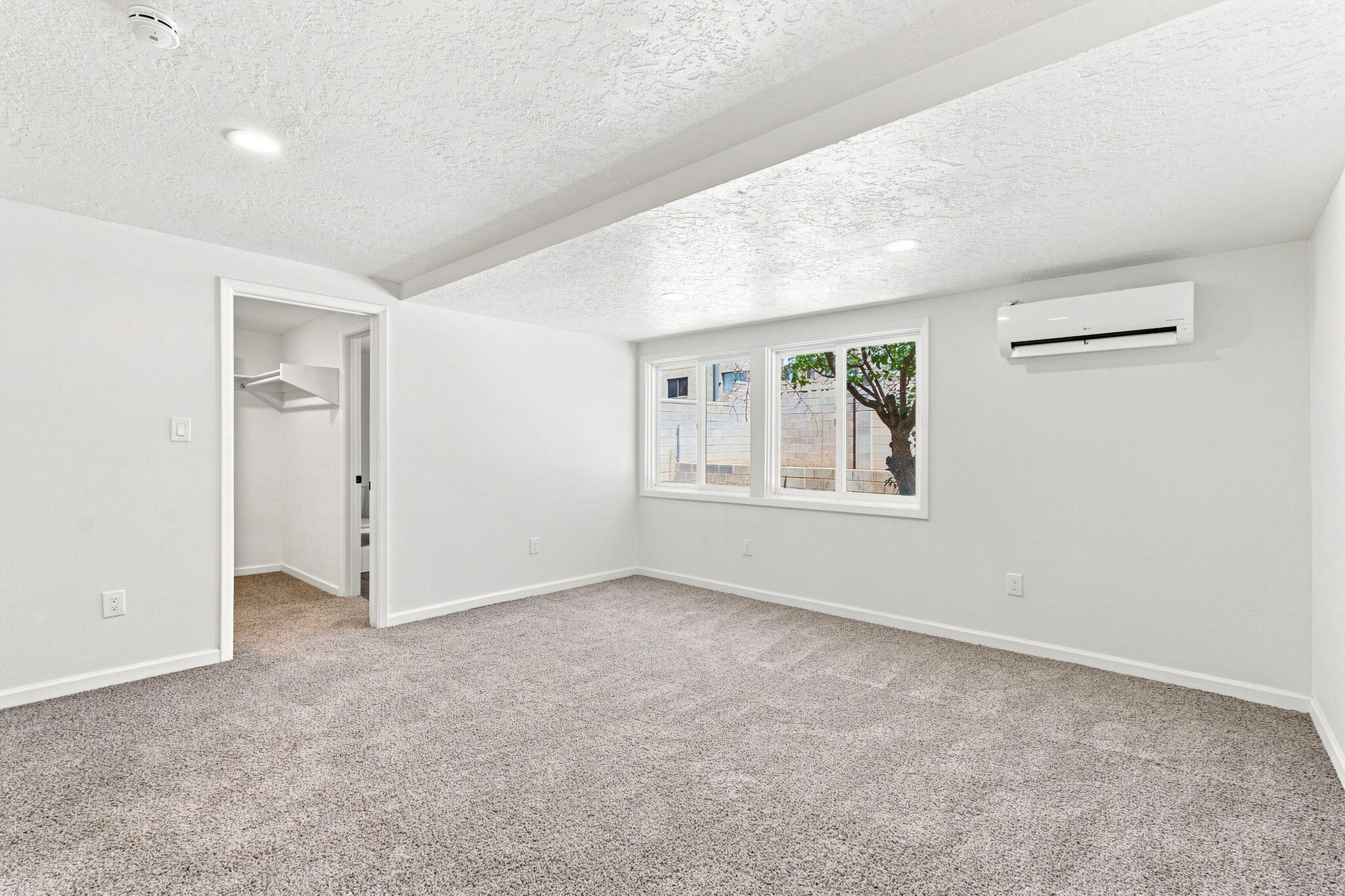 Photo 8 — 1508 Rita Drive NE