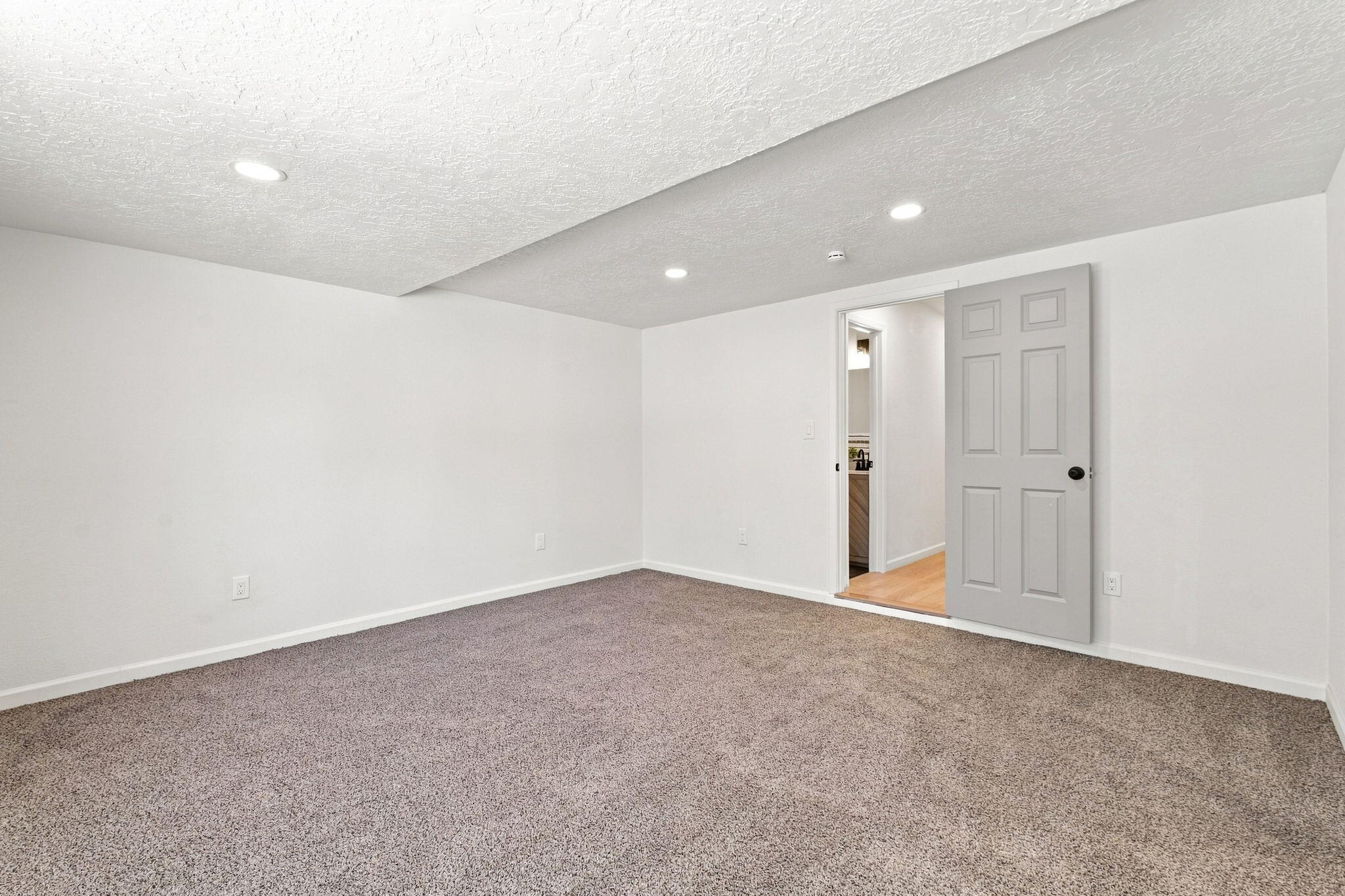 Photo 7 — 1508 Rita Drive NE