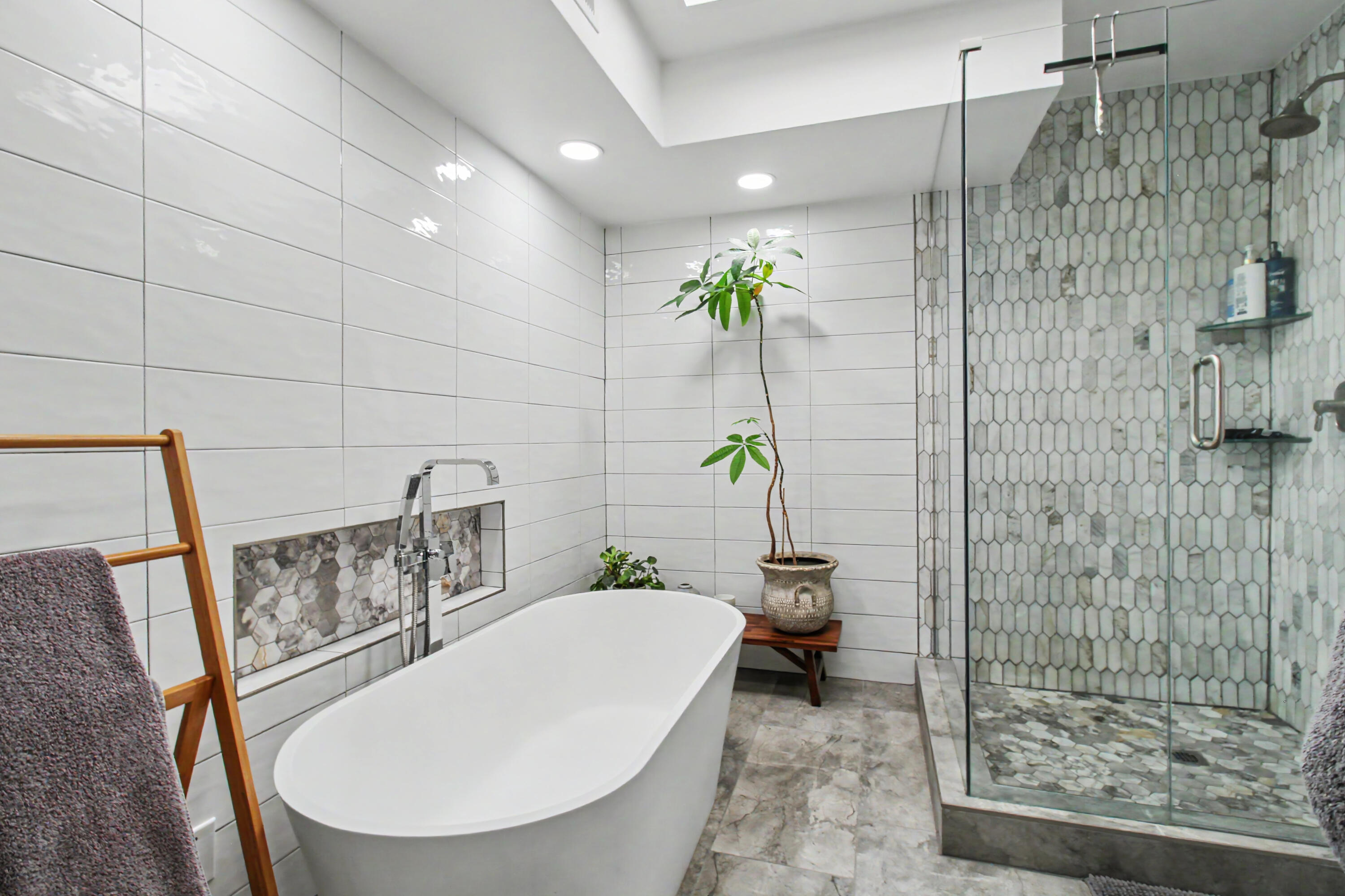 Photo 20 — 9808 Murifield Court NE