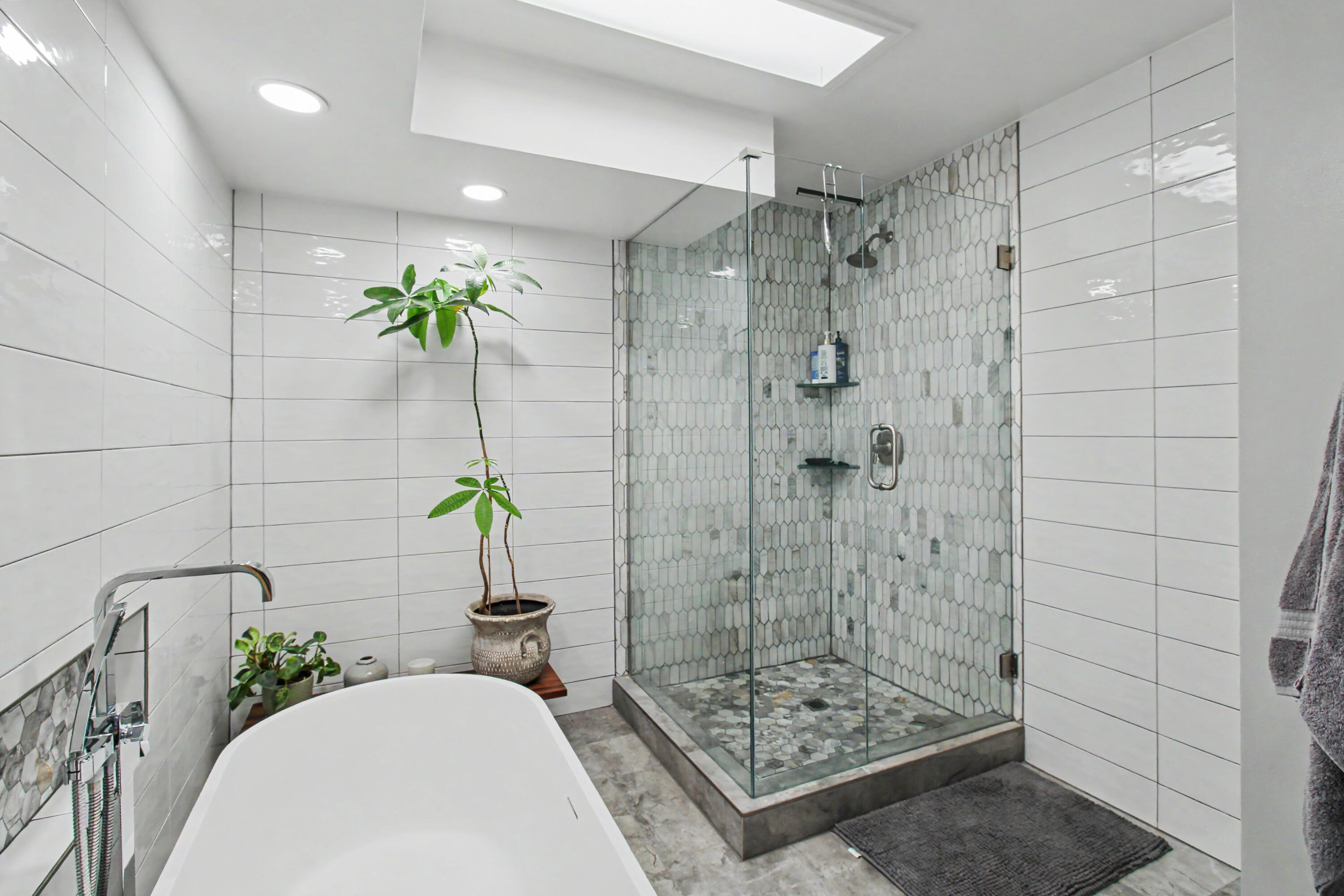 Photo 18 — 9808 Murifield Court NE