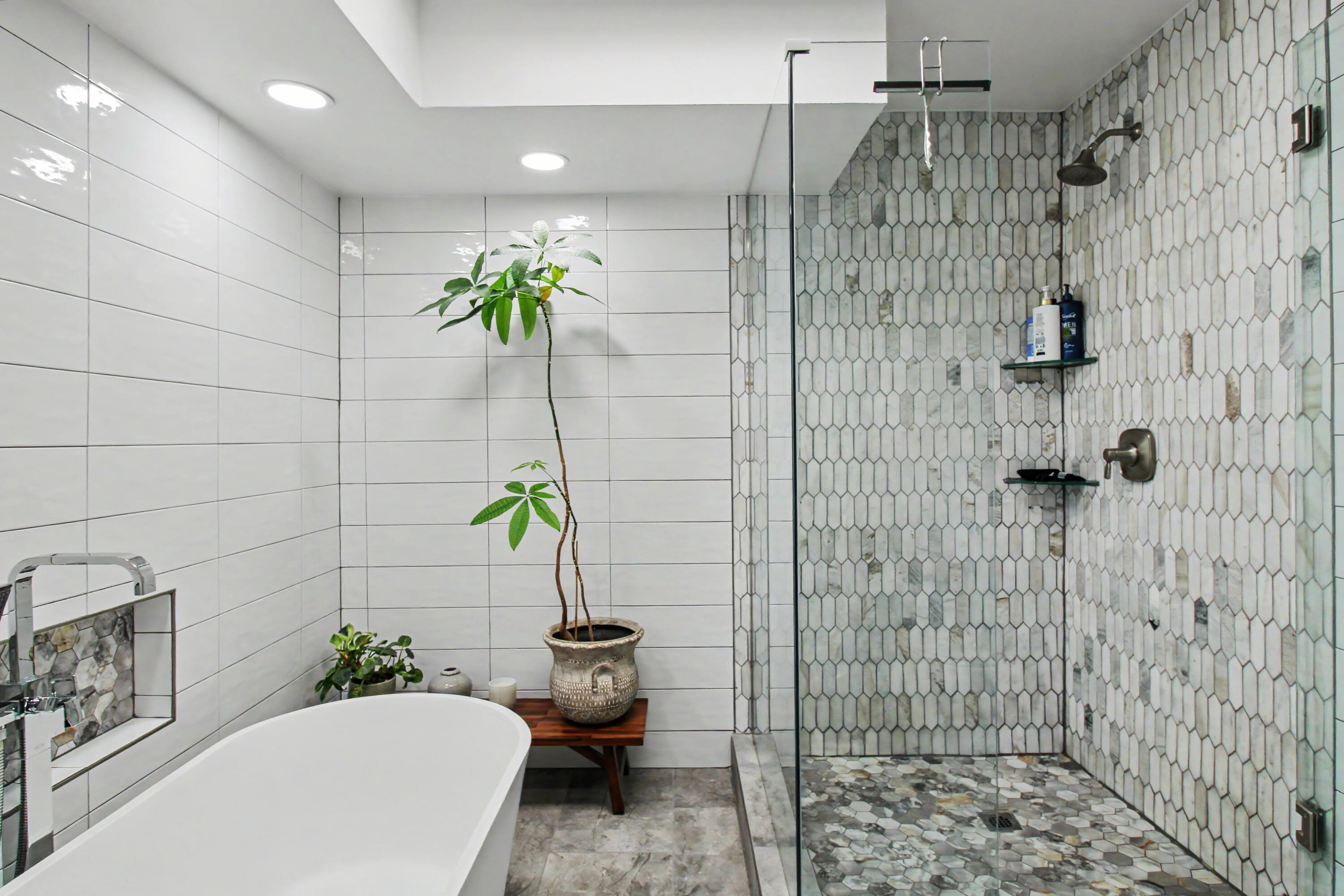 Photo 17 — 9808 Murifield Court NE