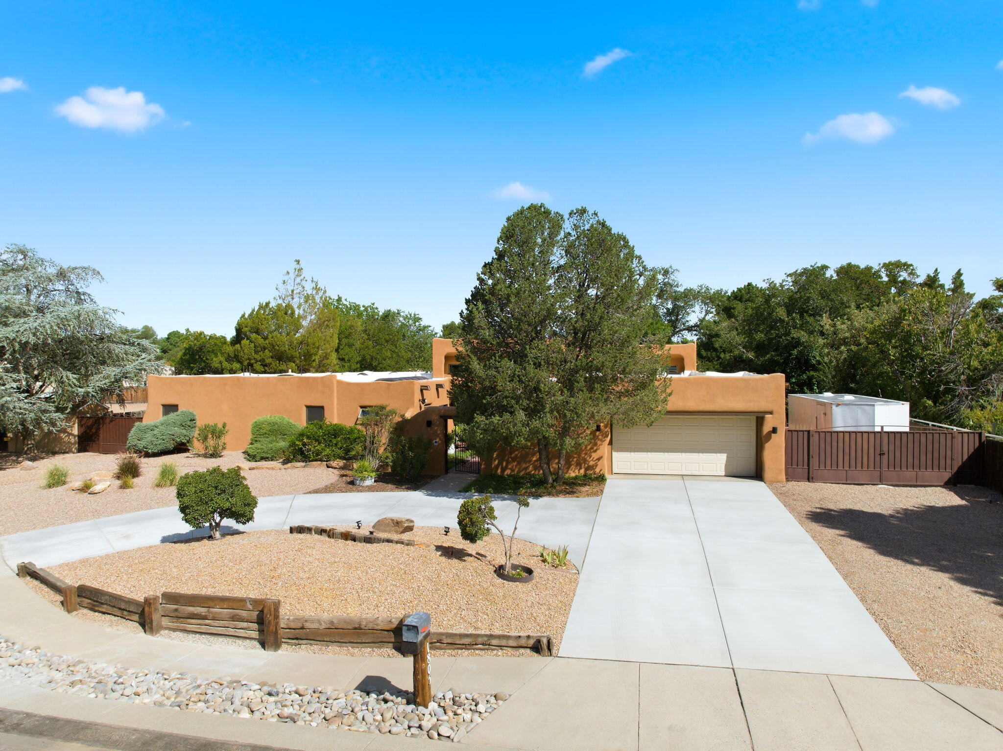 Photo 9 — 1805 Llano Court NW