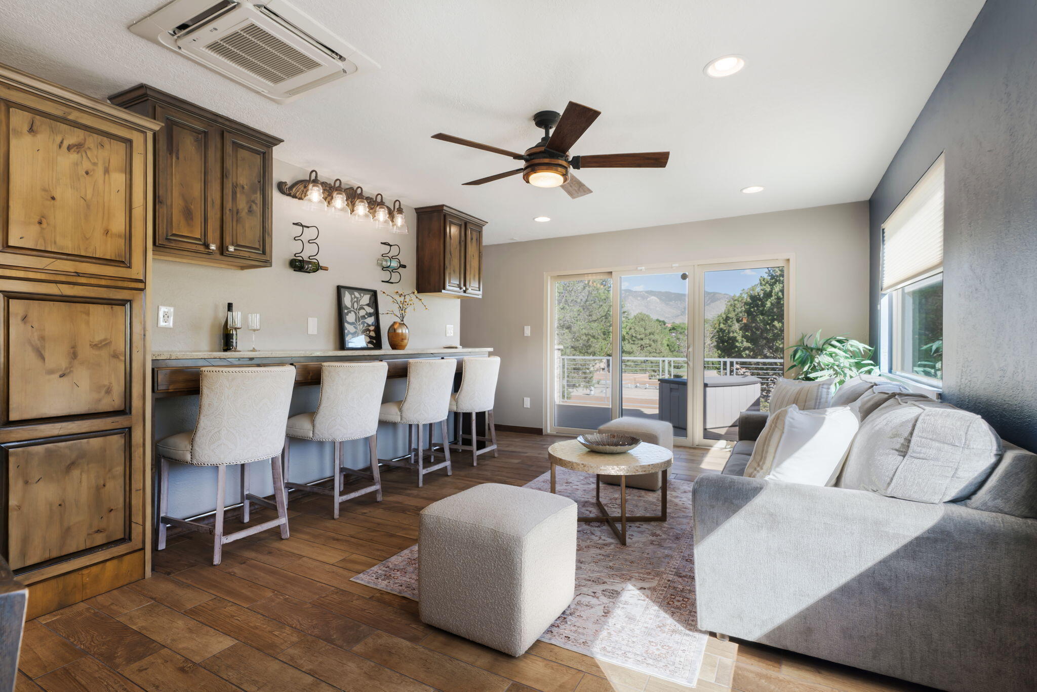 Photo 11 — 9806 Greenbrier Road NE