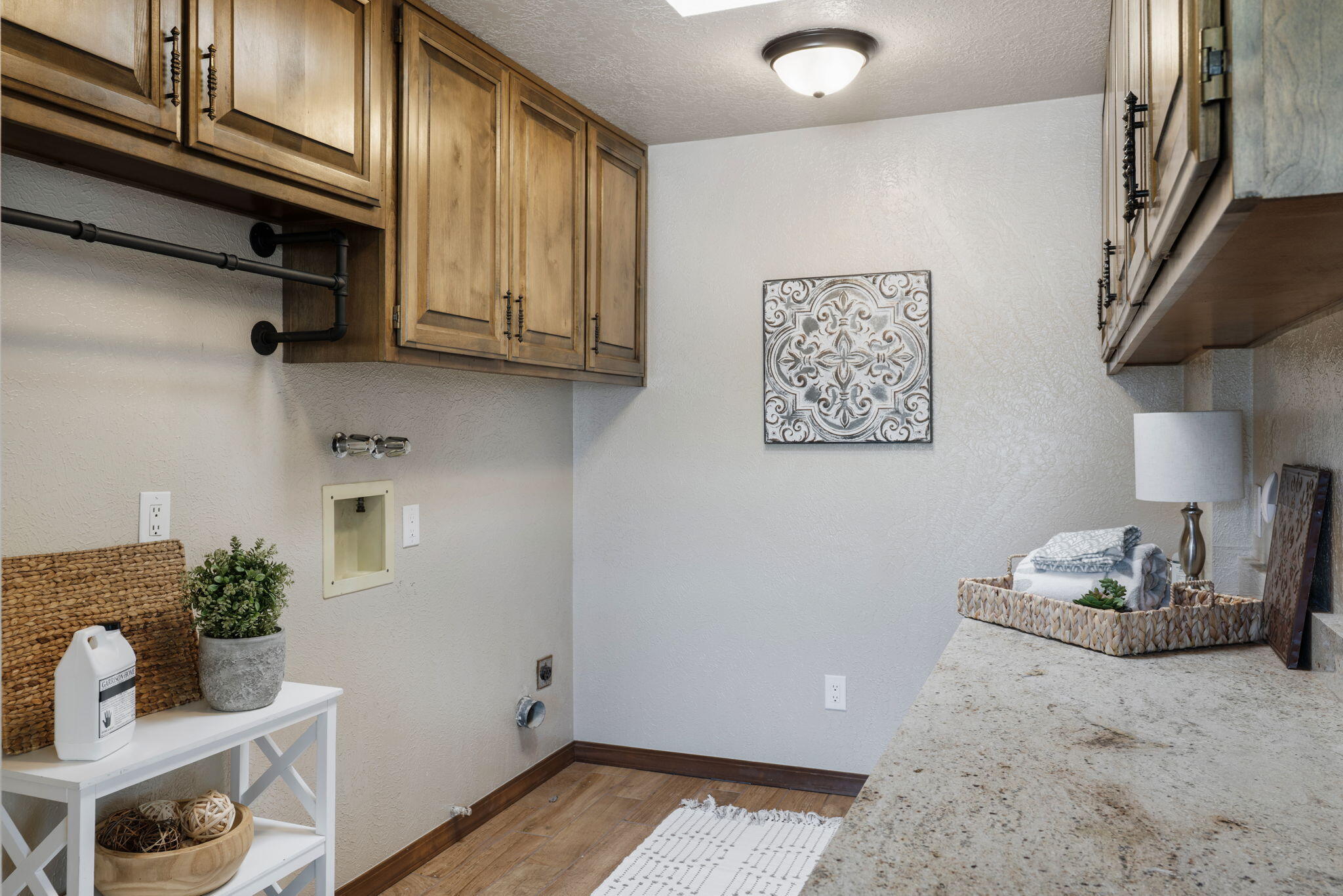 Photo 14 — 9806 Greenbrier Road NE