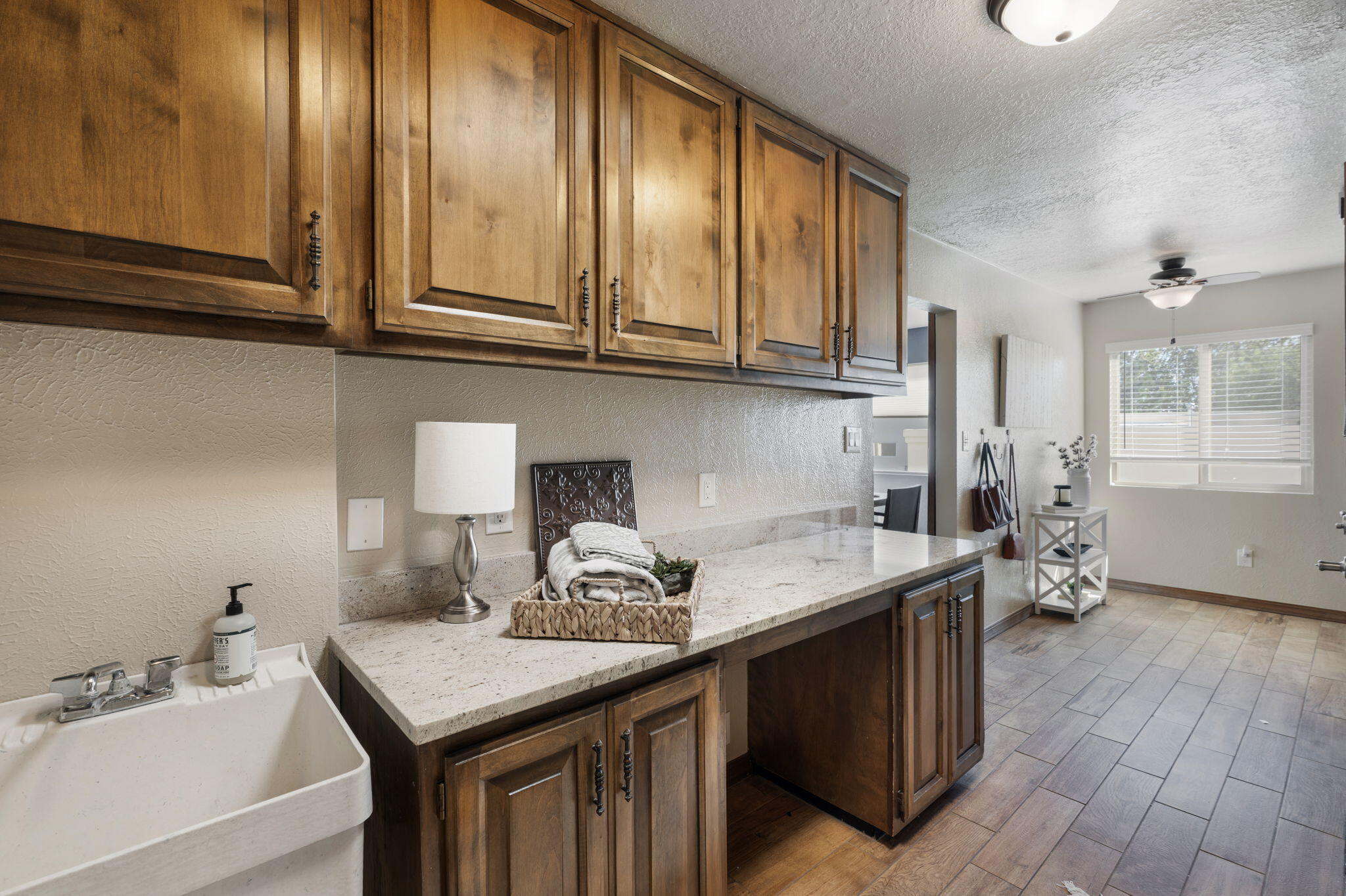 Photo 15 — 9806 Greenbrier Road NE