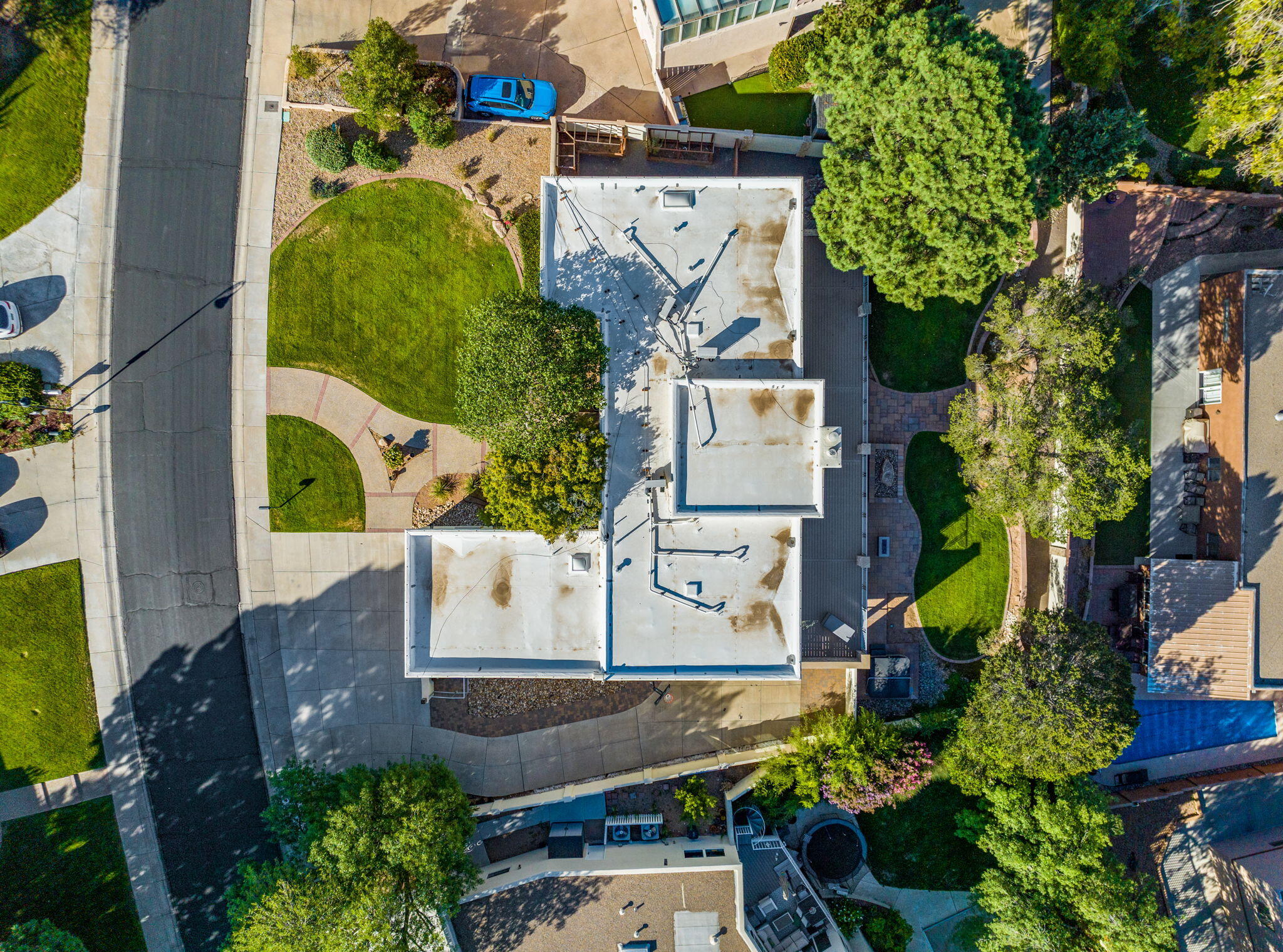 Photo 6 — 9806 Greenbrier Road NE