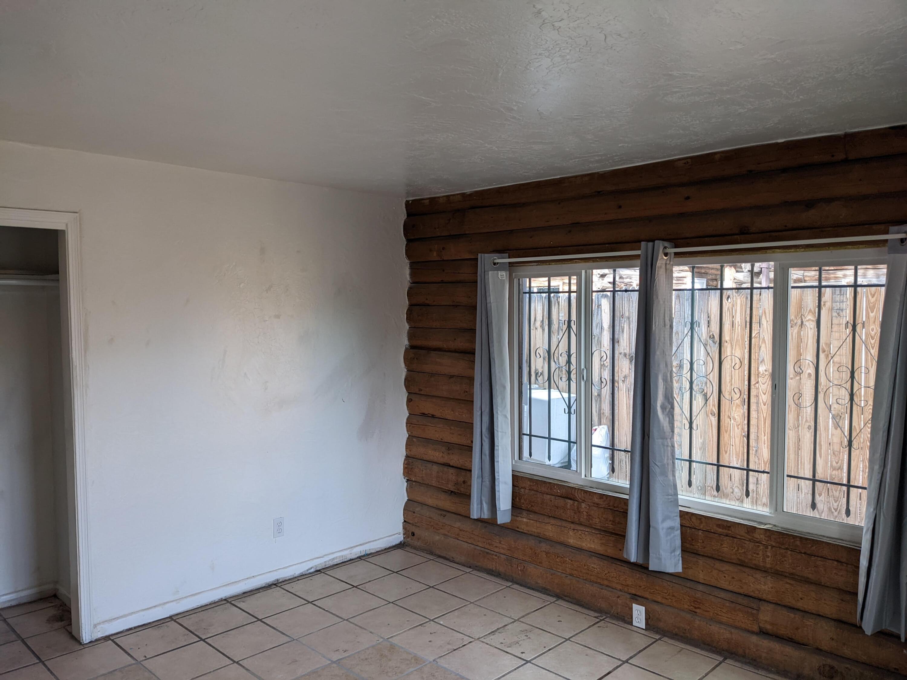 Photo 4 — 1131 Louisiana Boulevard SE