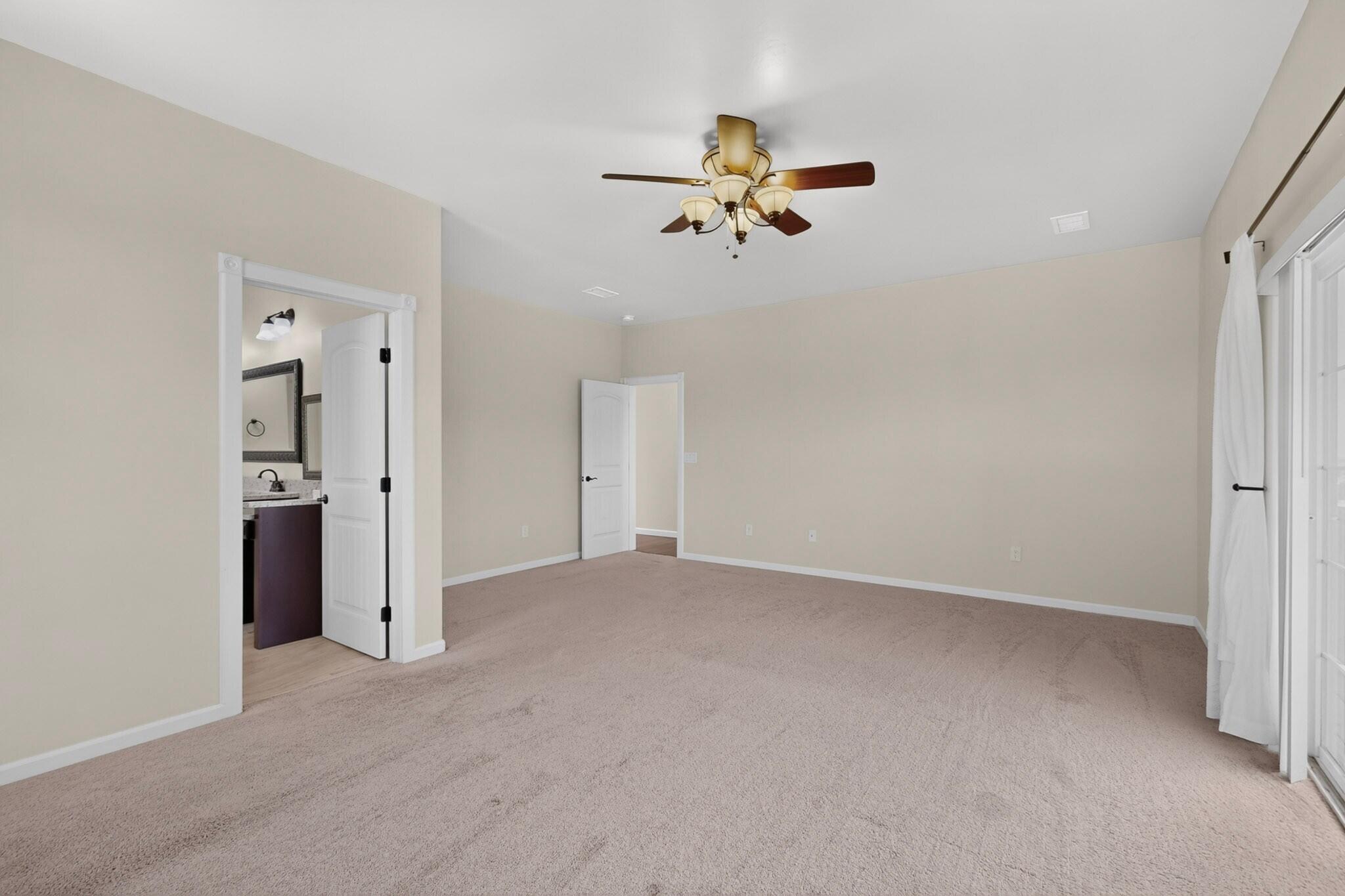 Photo 15 — 820 Serrano Pointe NW