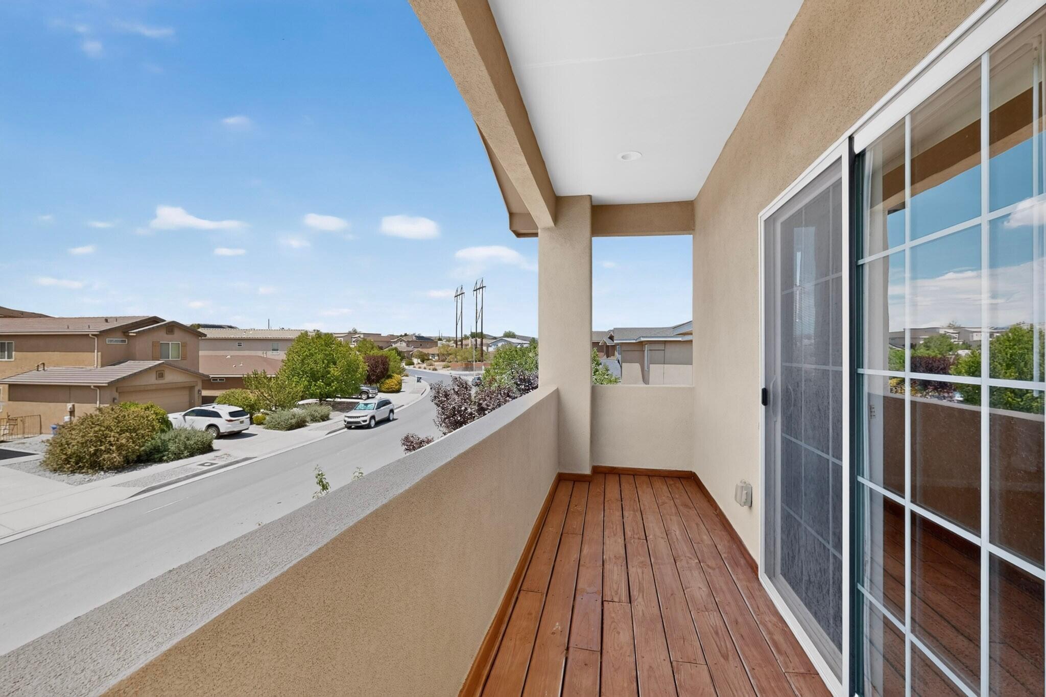 Photo 16 — 820 Serrano Pointe NW