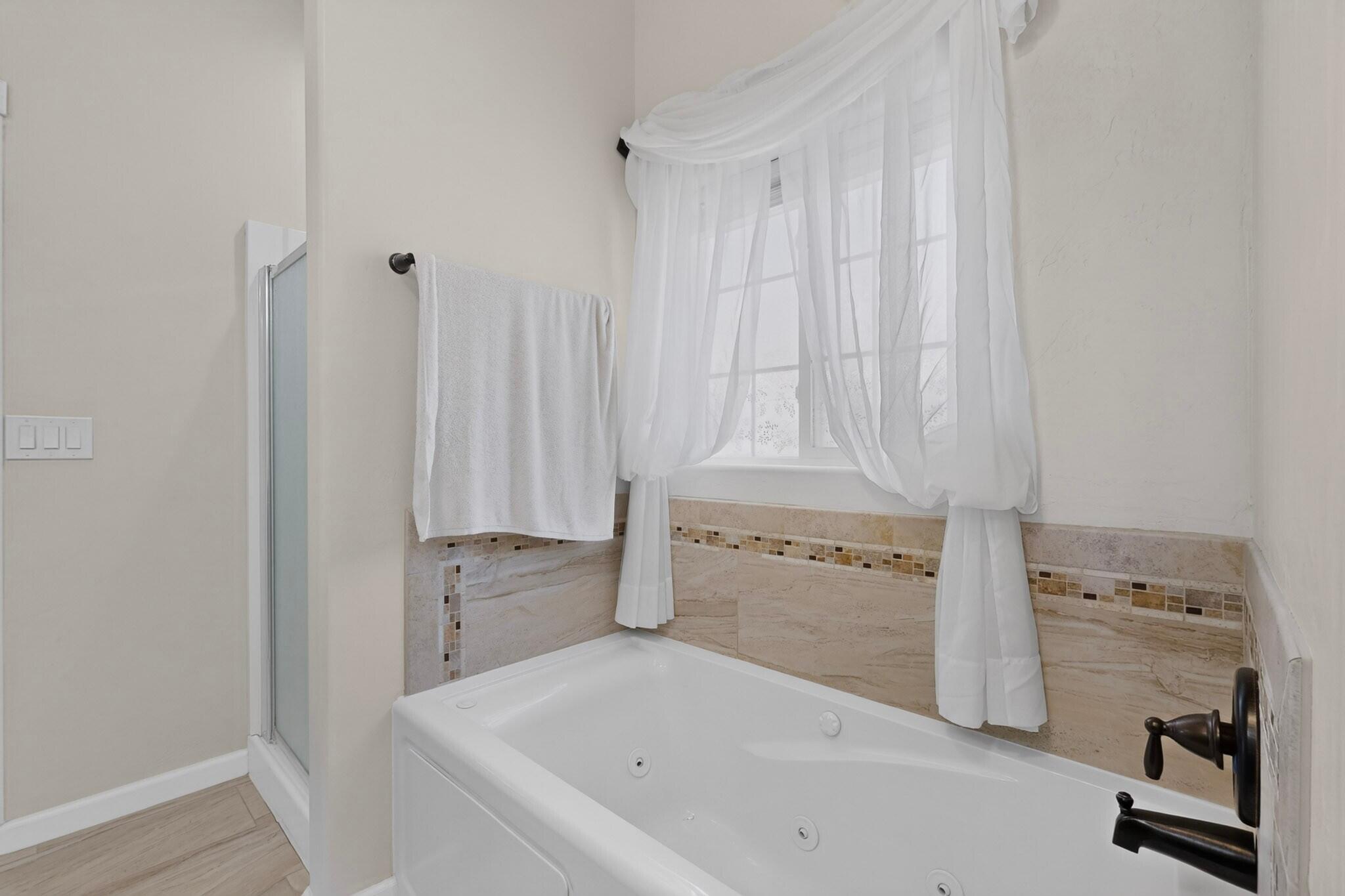 Photo 19 — 820 Serrano Pointe NW