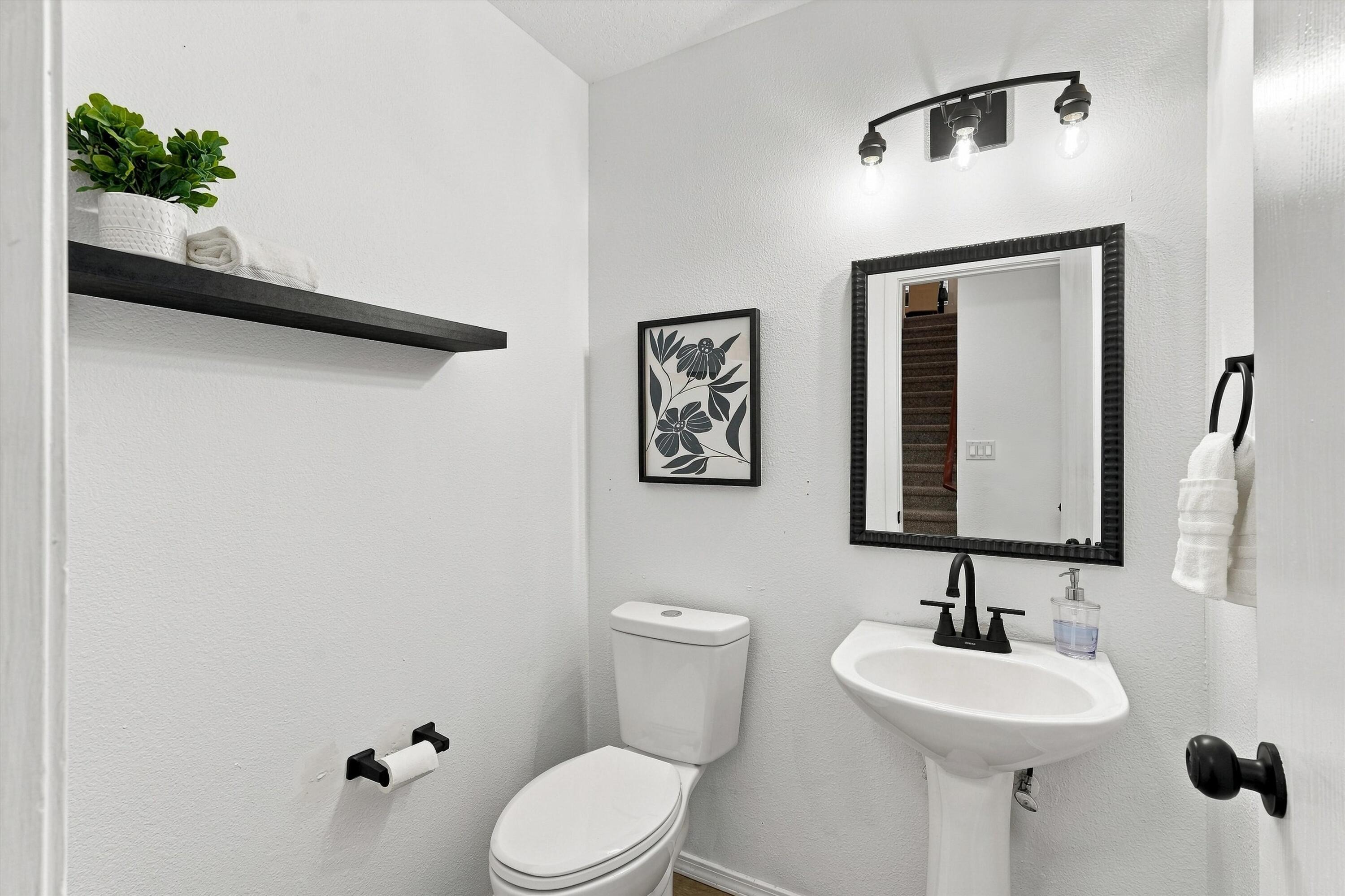 Photo 8 — 10805 Park North Street NW