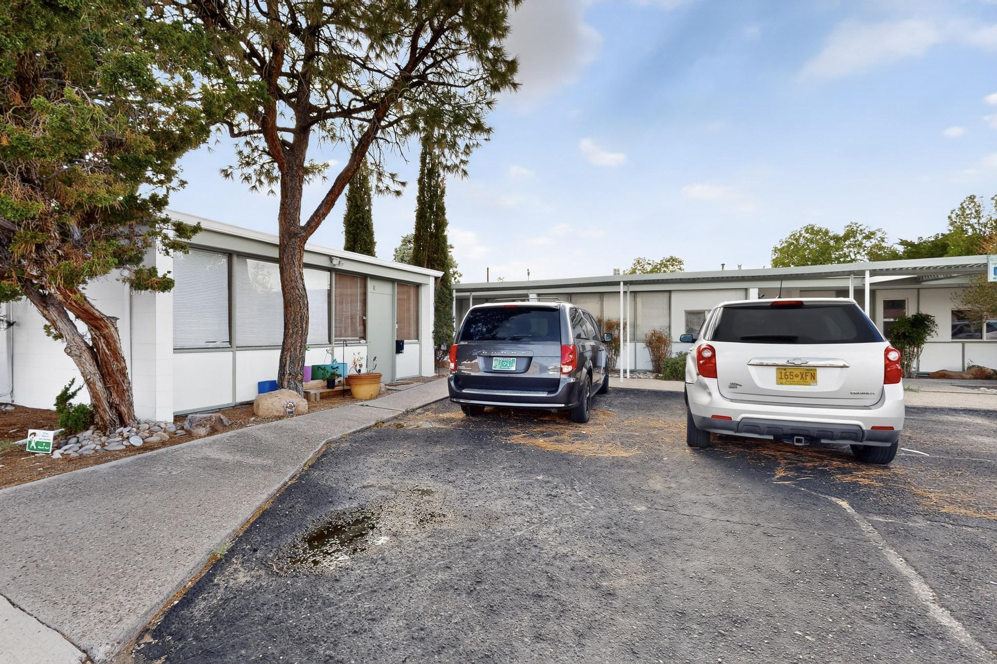 Photo 3 — 301 Graceland Drive SE