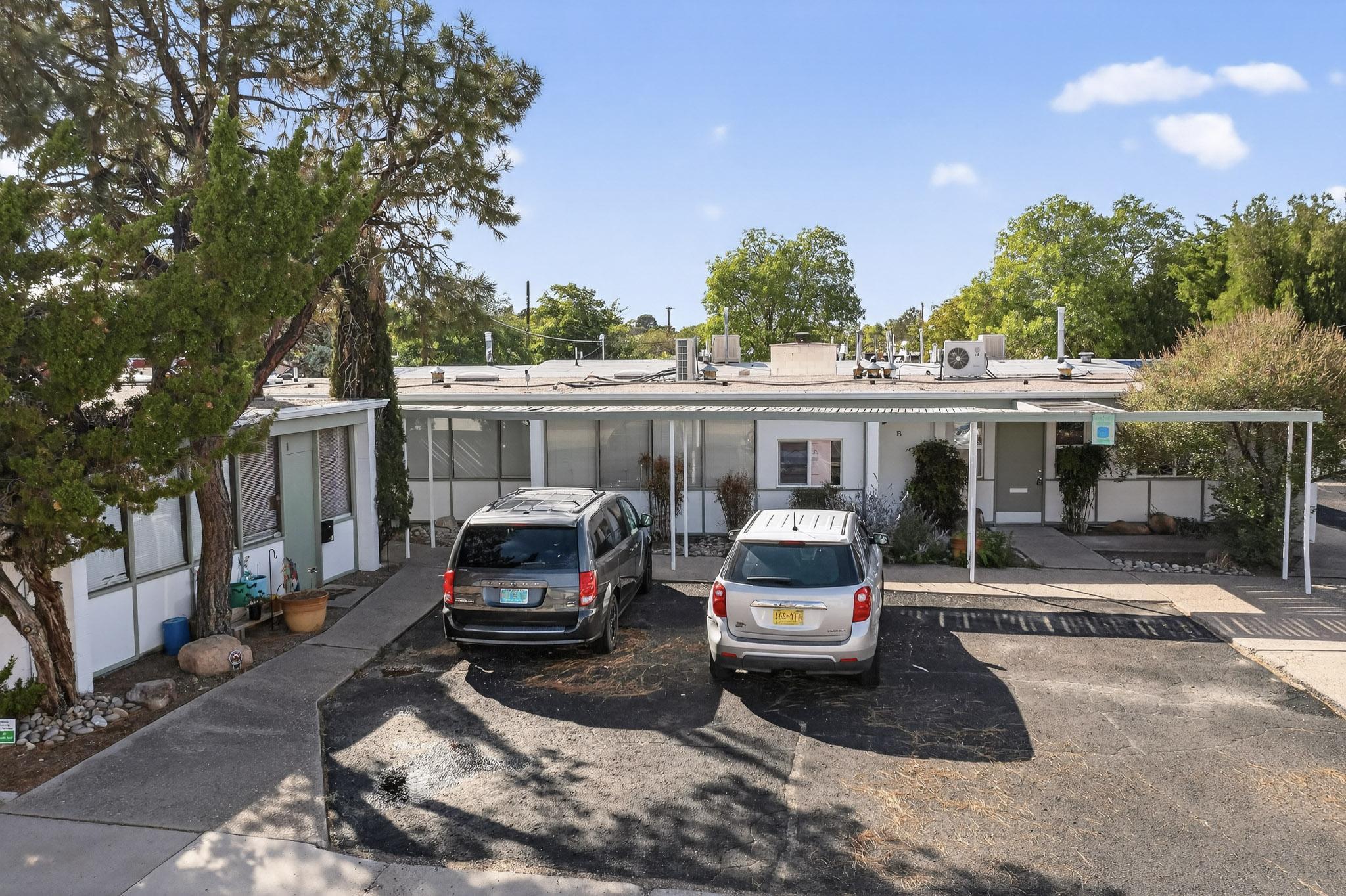 Photo 7 — 301 Graceland Drive SE