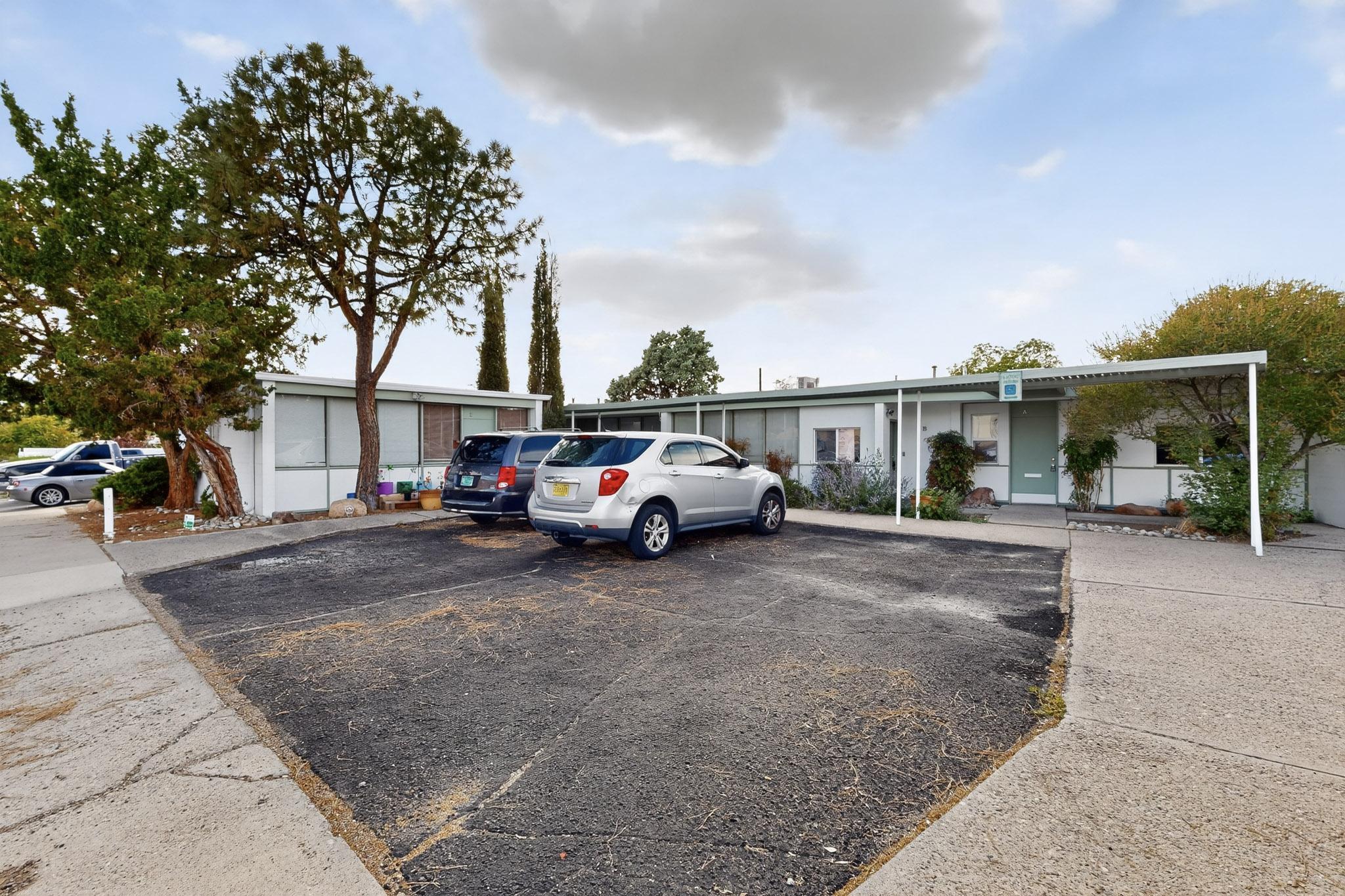 Photo 15 — 301 Graceland Drive SE
