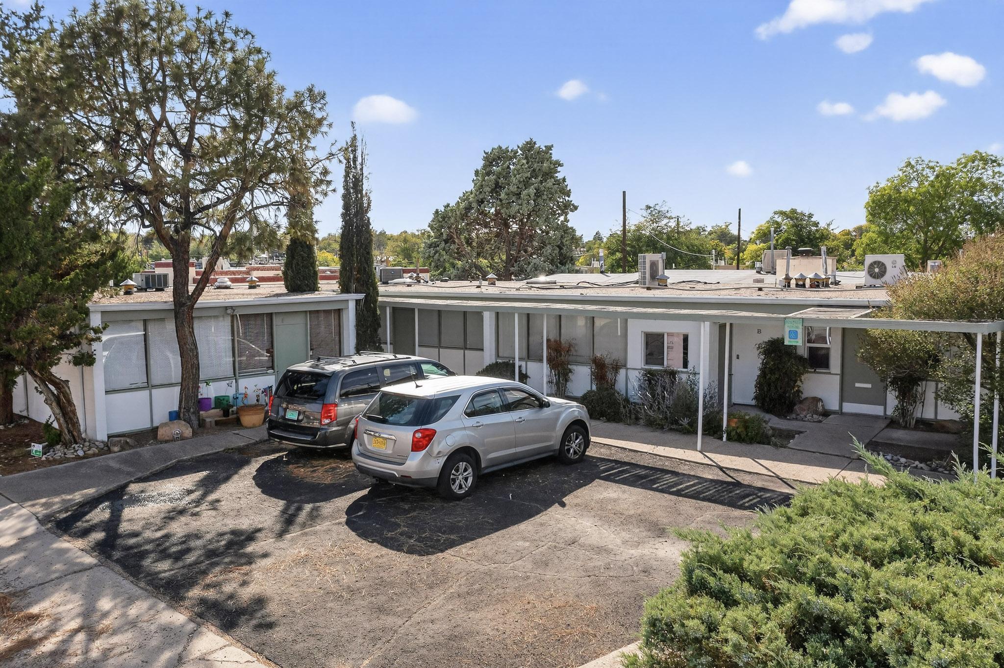 Photo 19 — 301 Graceland Drive SE