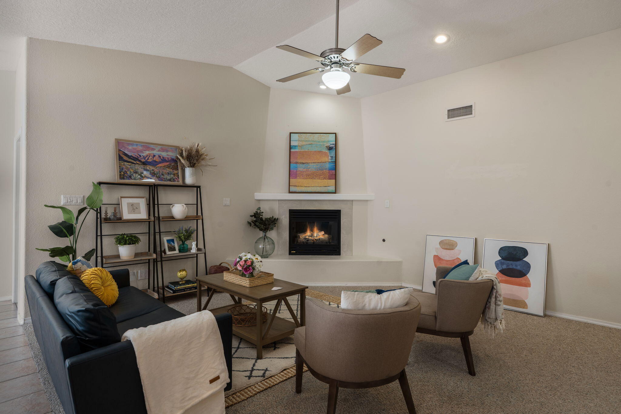 Photo 2 — 6612 Ladrillo Place NE