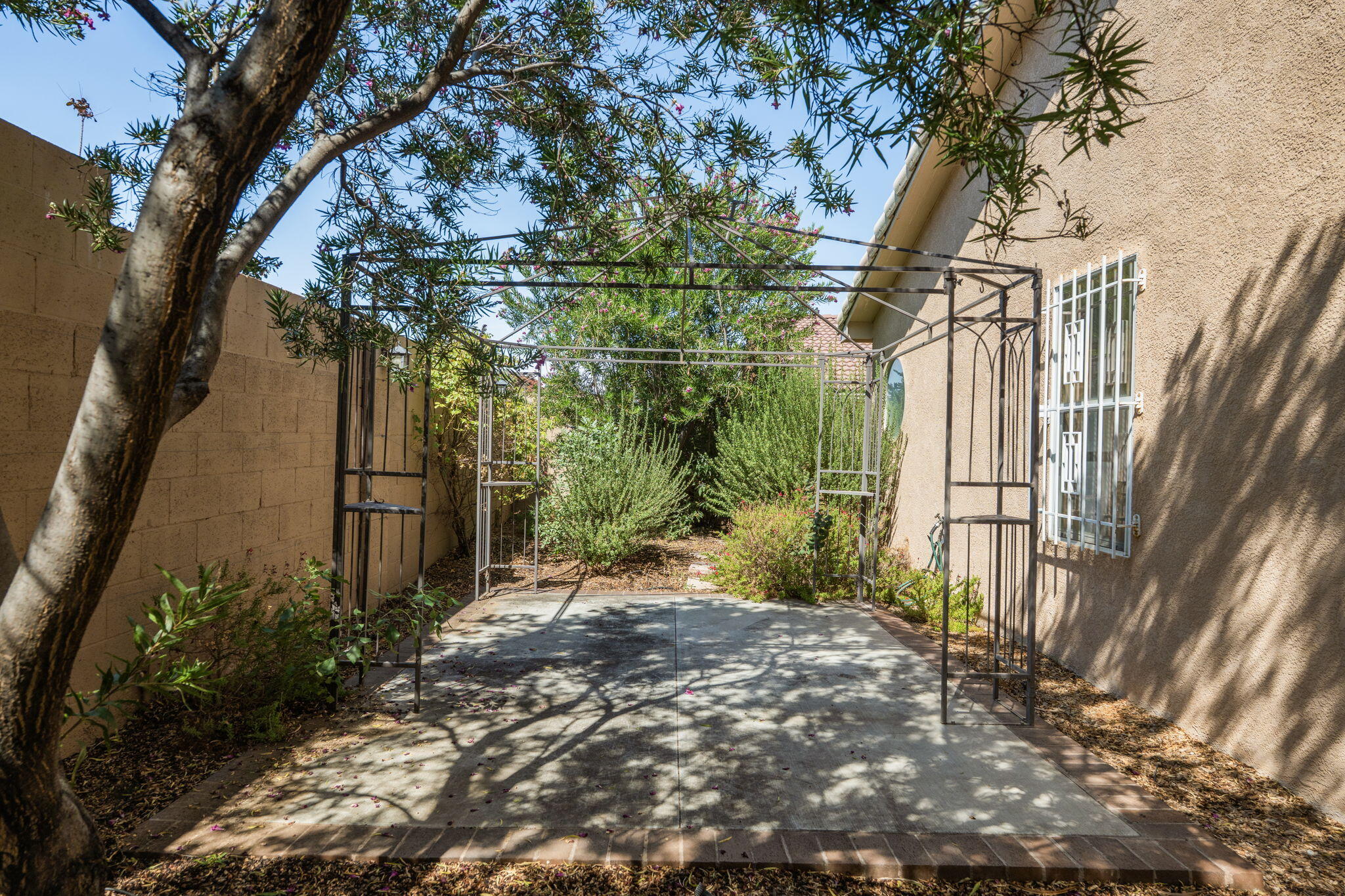 Photo 4 — 6612 Ladrillo Place NE