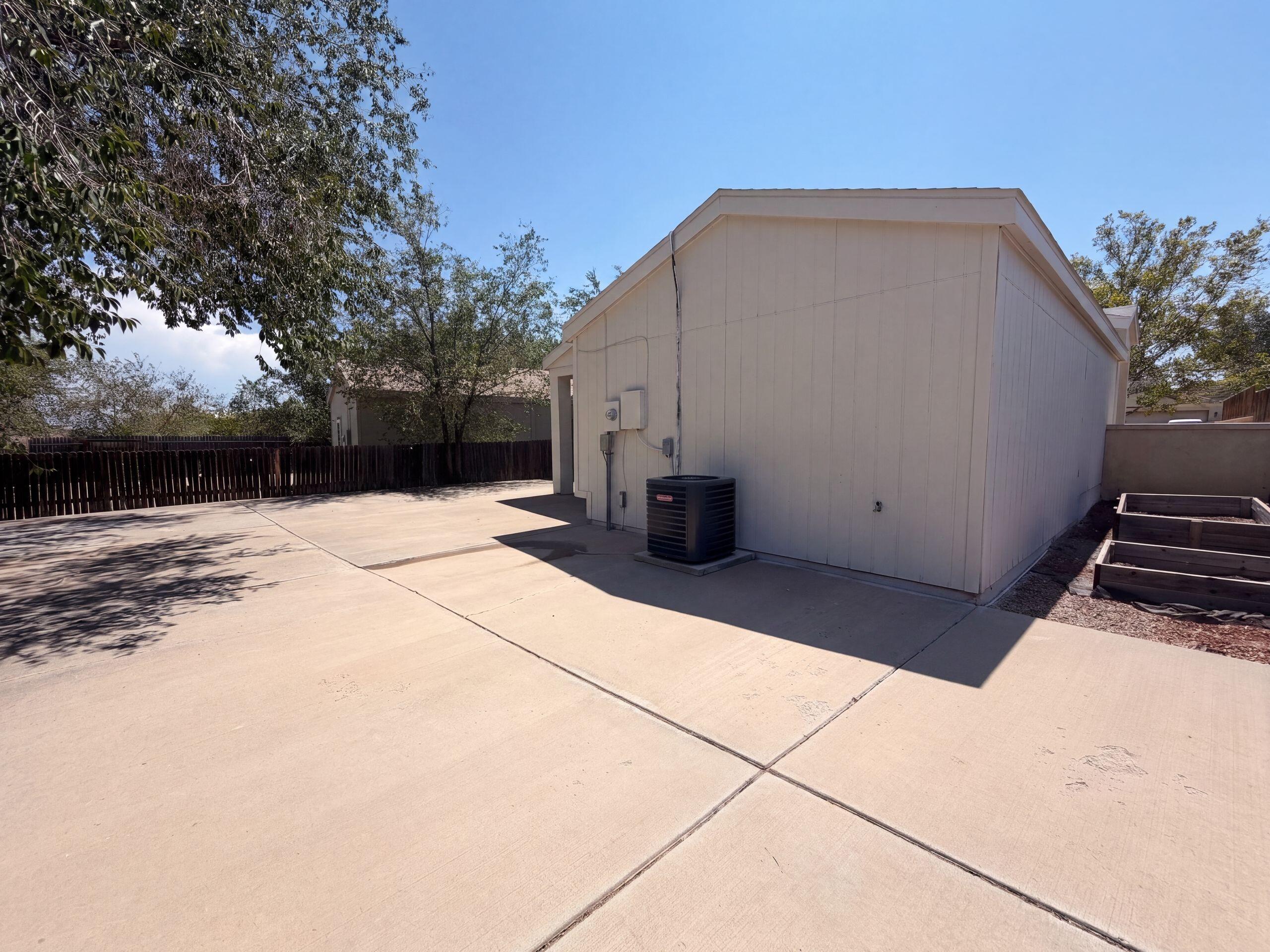 Photo 17 — 1610 Perma Drive NE