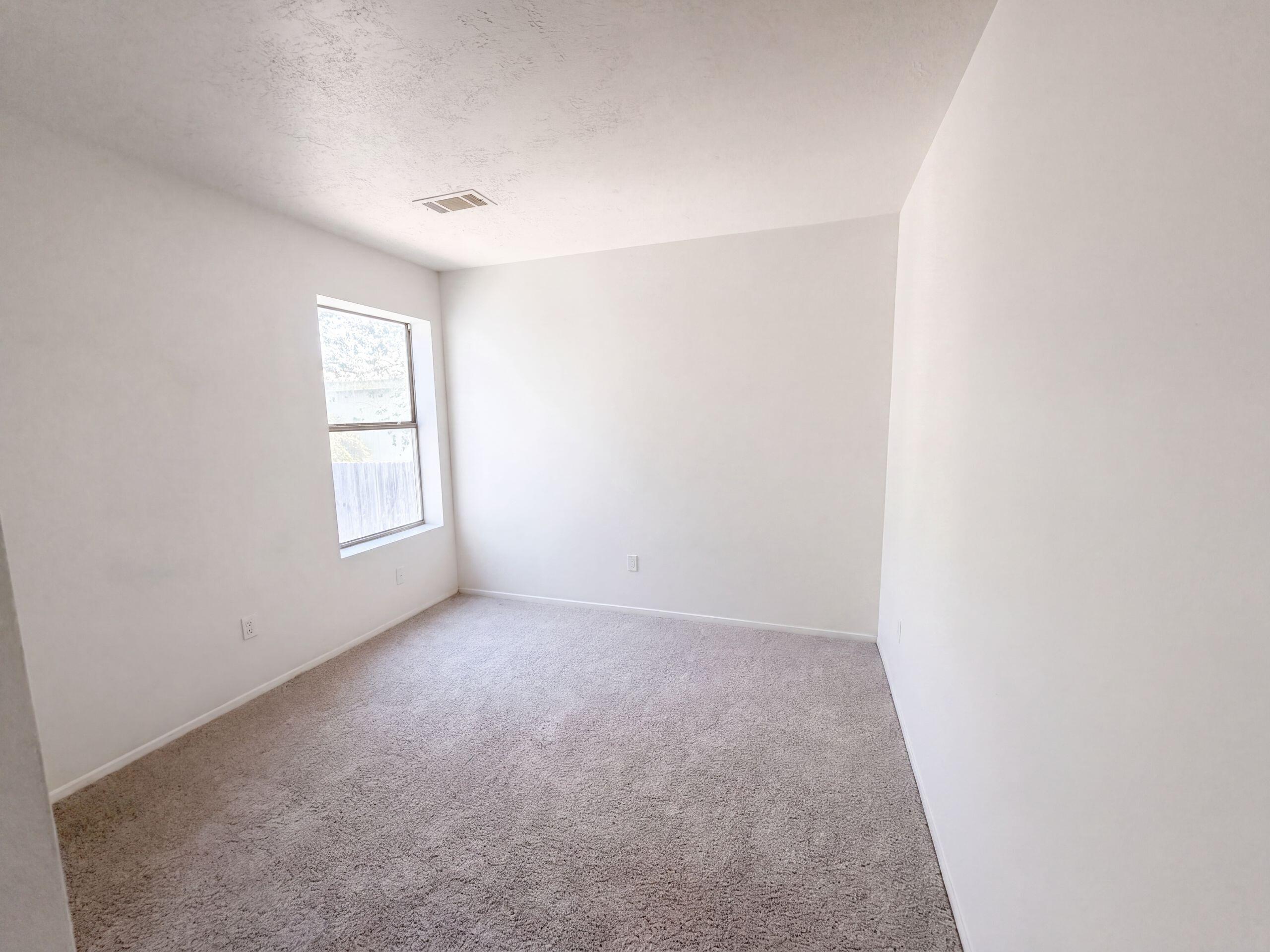 Photo 4 — 1610 Perma Drive NE
