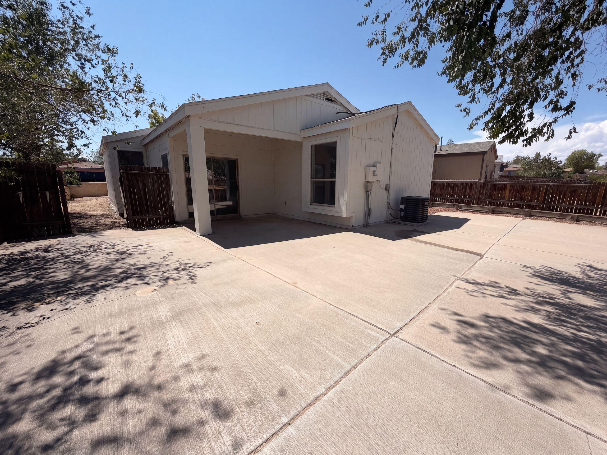 Photo 5 — 1610 Perma Drive NE