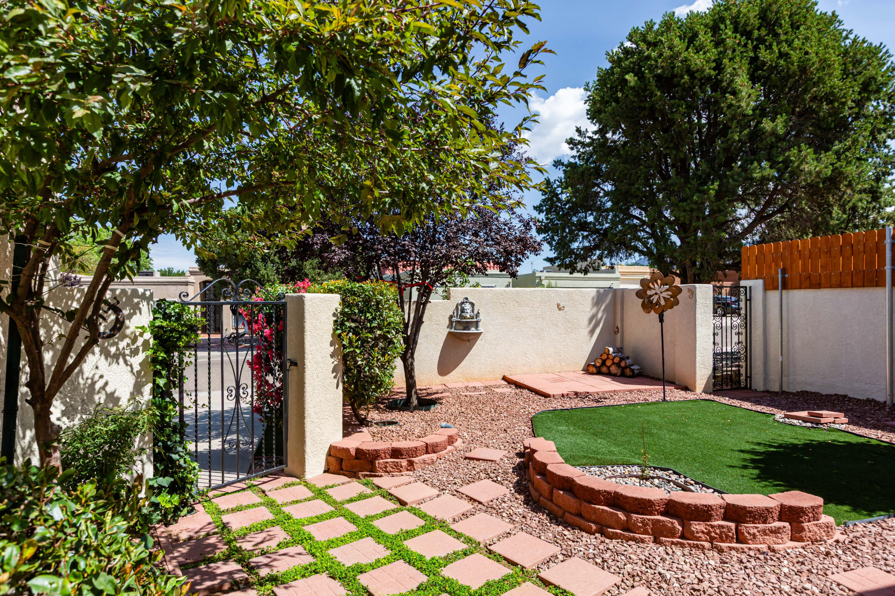 6930 Arvilla Place NE, Albuquerque, NM 87110