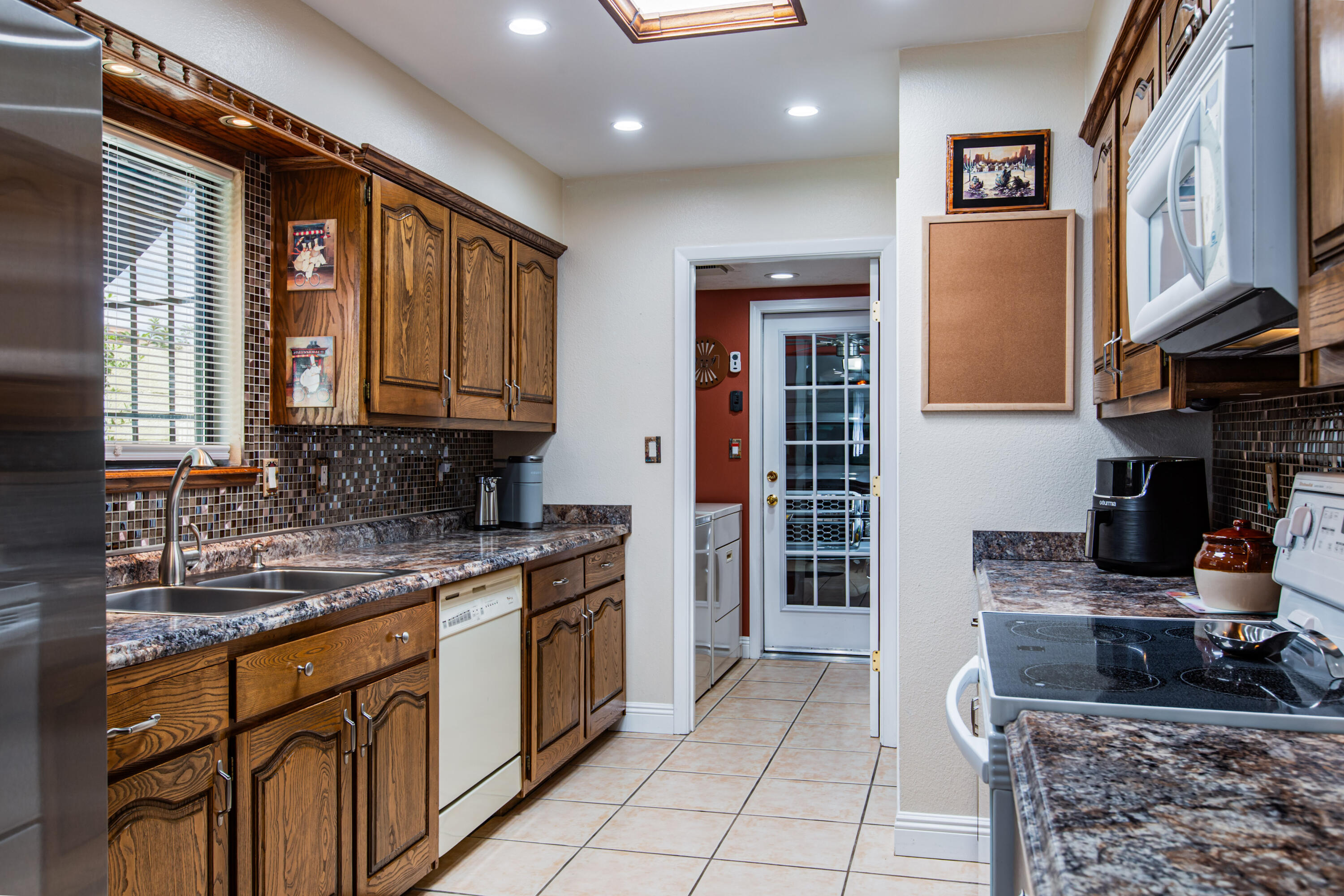 Photo 20 — 6930 Arvilla Place NE