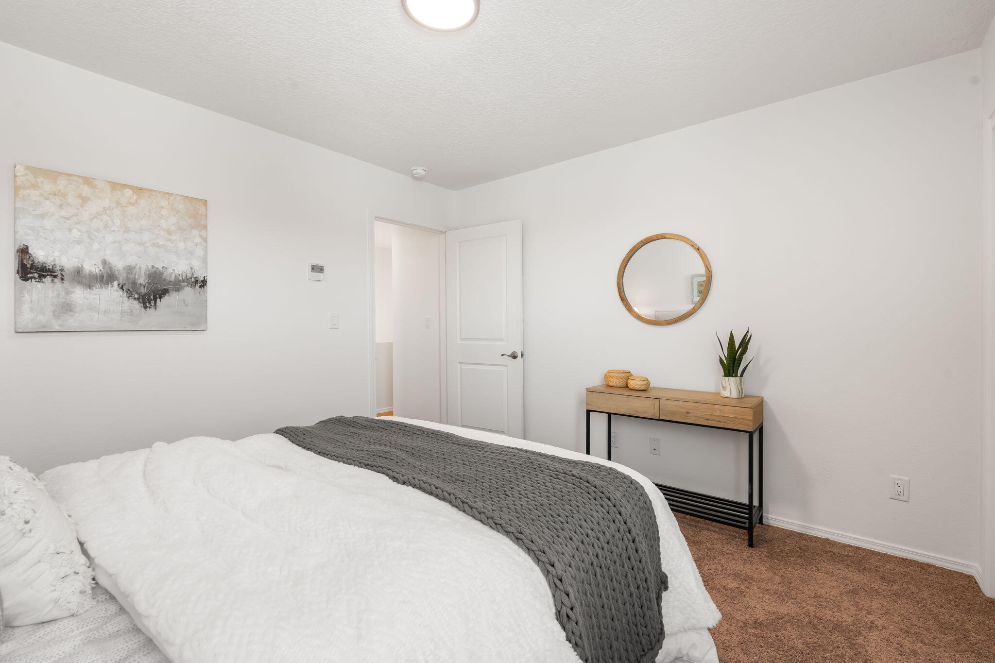 Photo 10 — 8932 Mountain Ash Avenue SW
