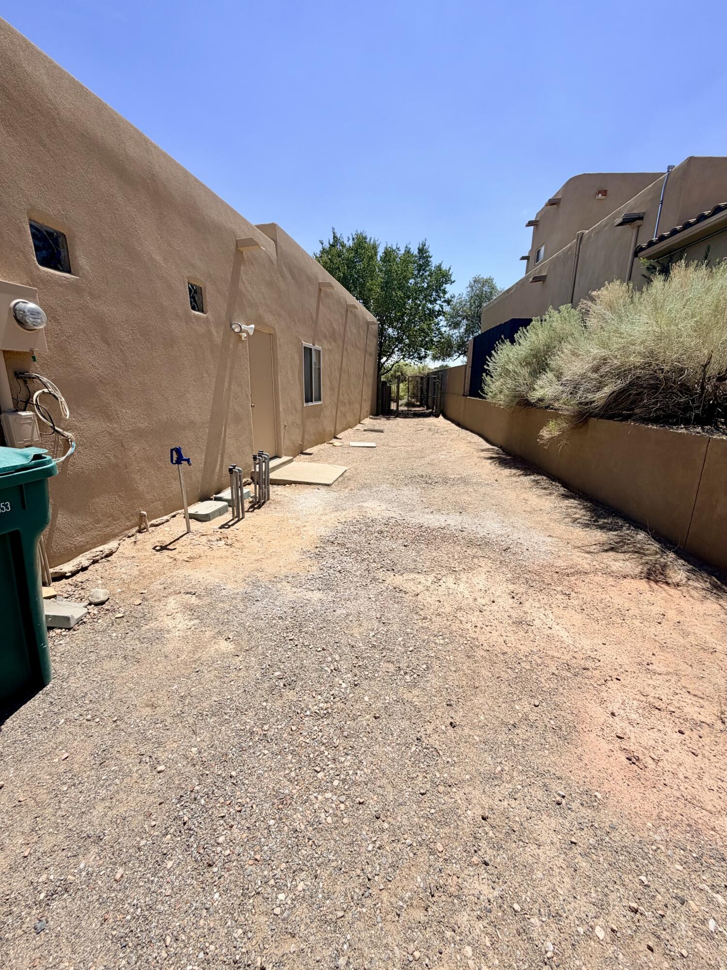 Photo 8 — 6122 La Paz Road NE