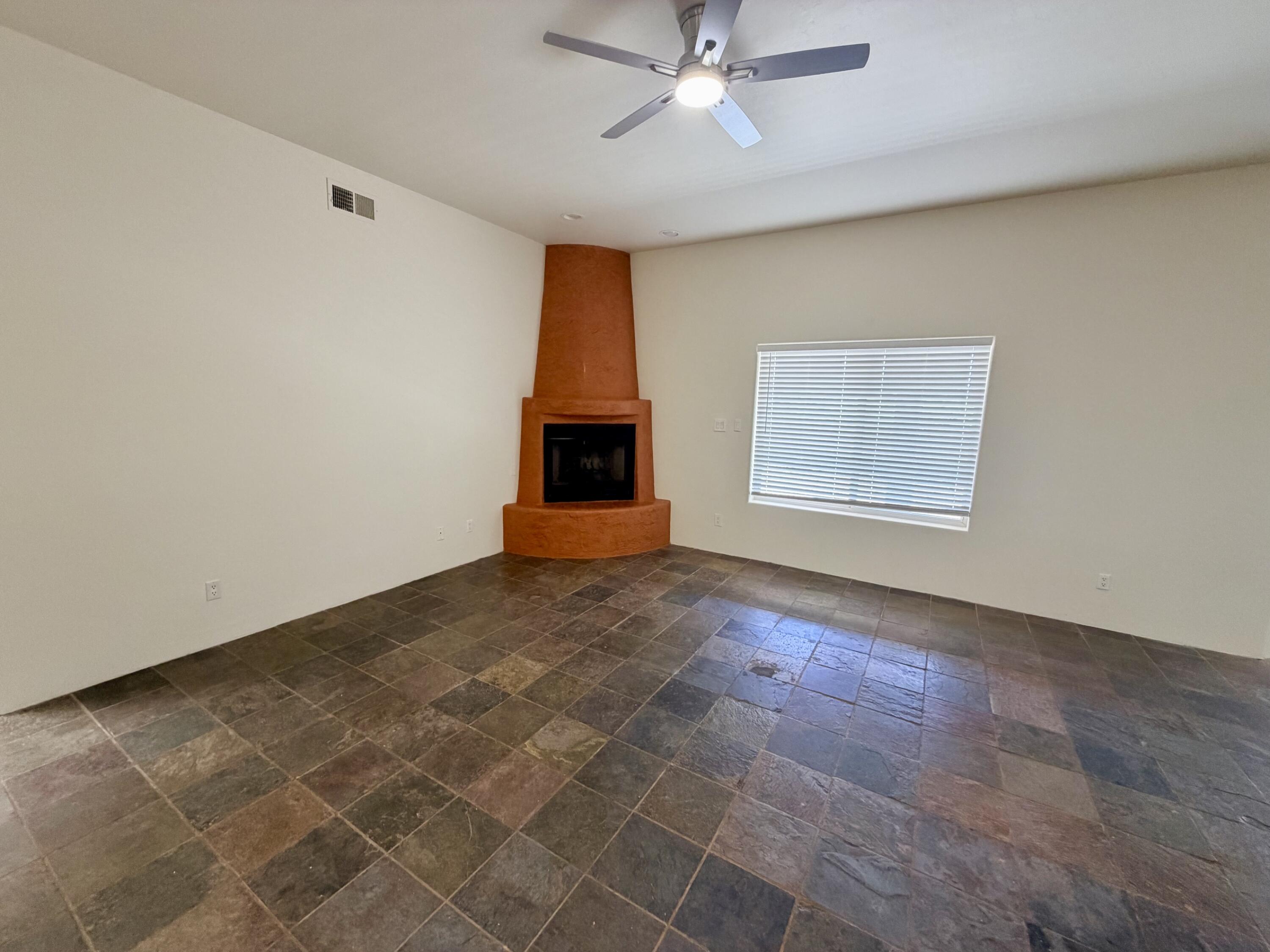 Photo 3 — 6122 La Paz Road NE