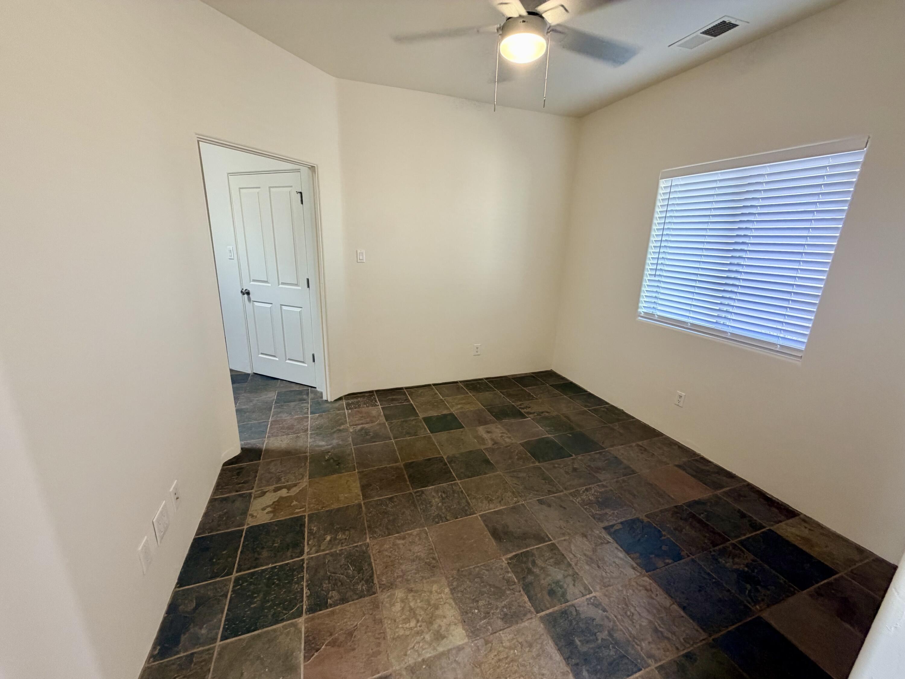 Photo 4 — 6122 La Paz Road NE
