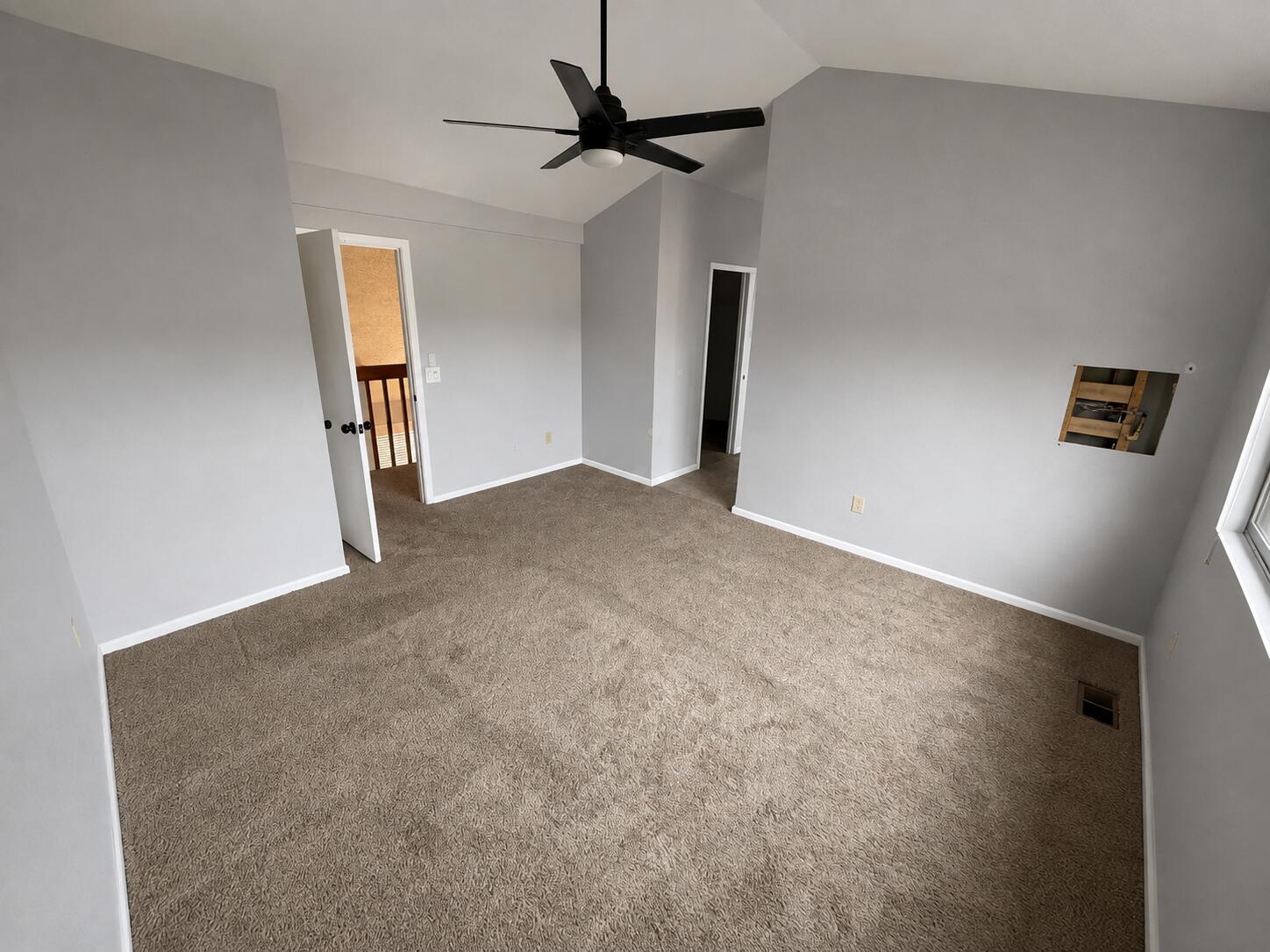 Photo 2 — 7624 Primrose Drive NW