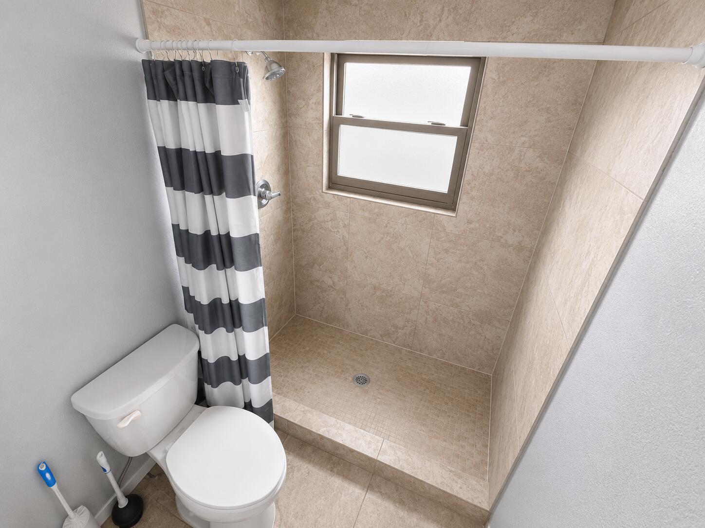 Photo 7 — 7624 Primrose Drive NW