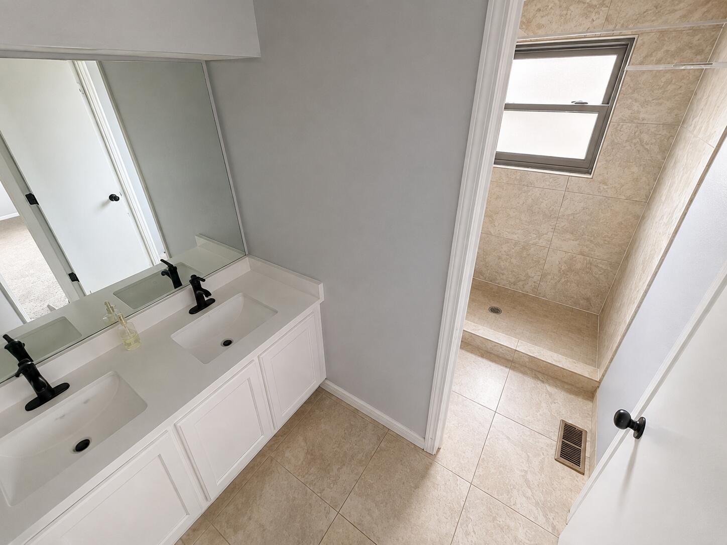 Photo 8 — 7624 Primrose Drive NW