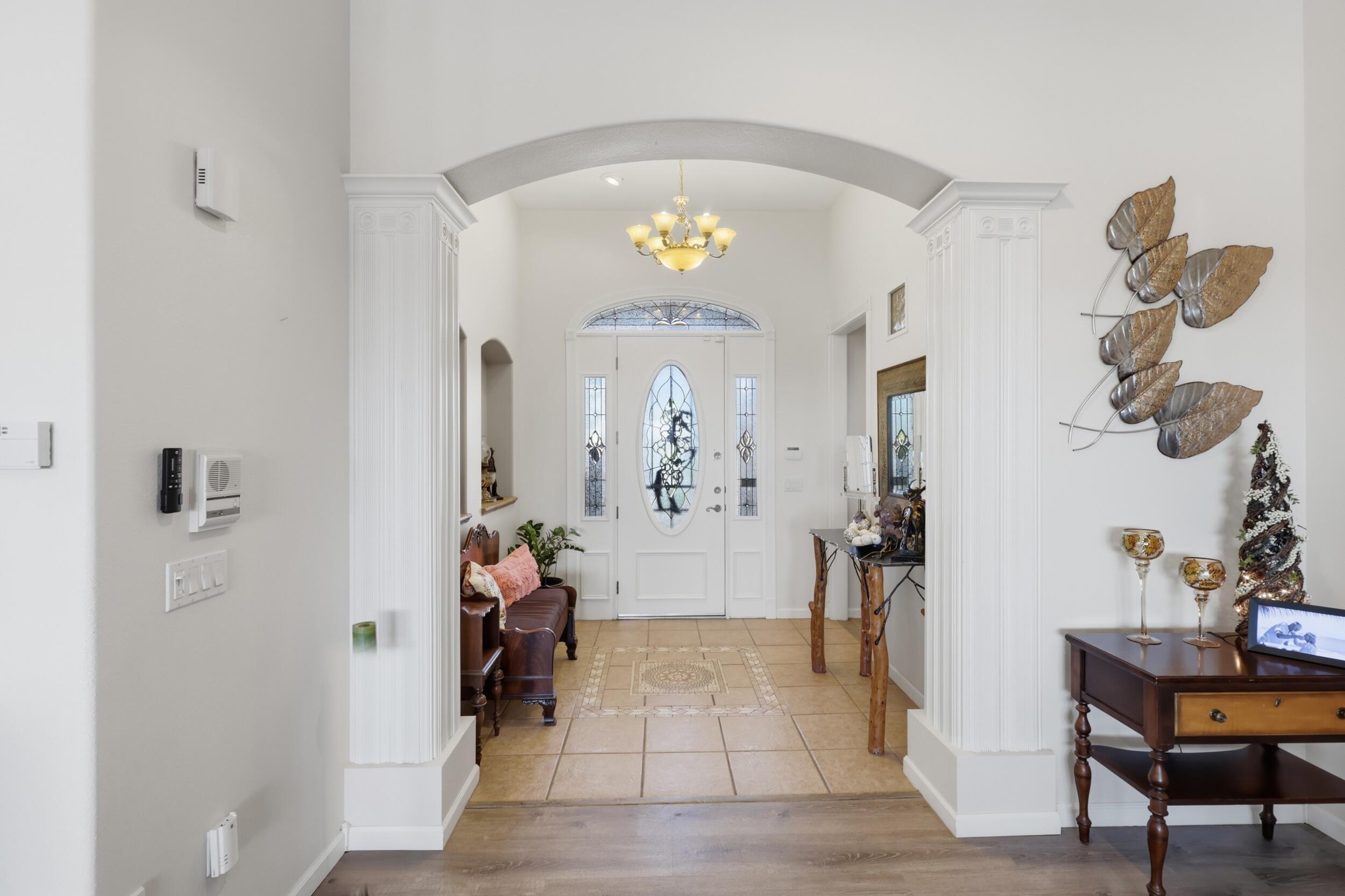 Photo 8 — 921 Pinzon Street NW