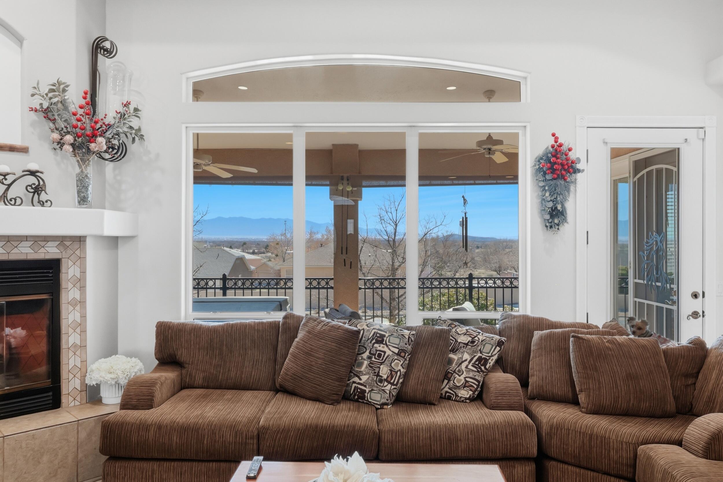 Photo 4 — 921 Pinzon Street NW