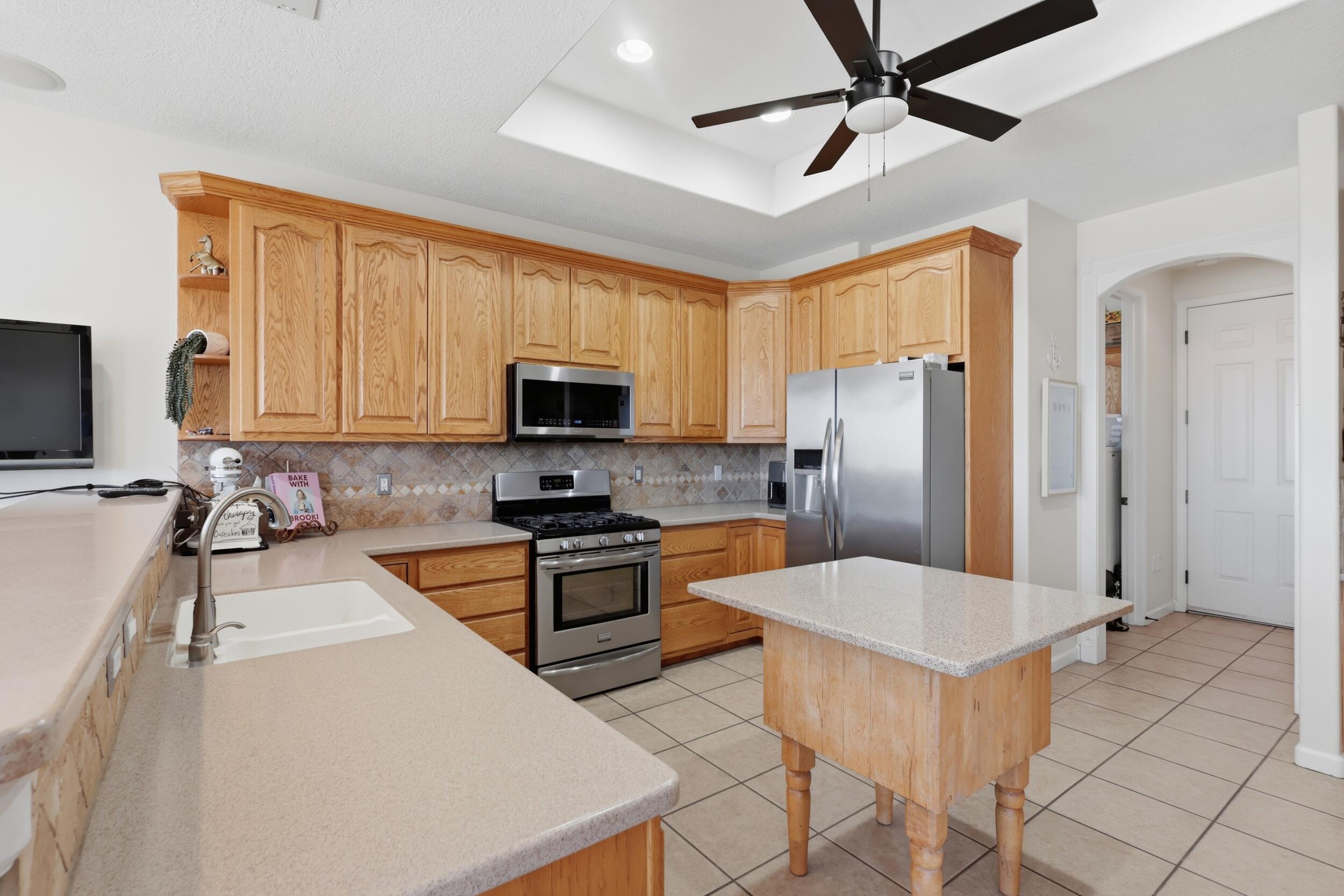 Photo 3 — 921 Pinzon Street NW