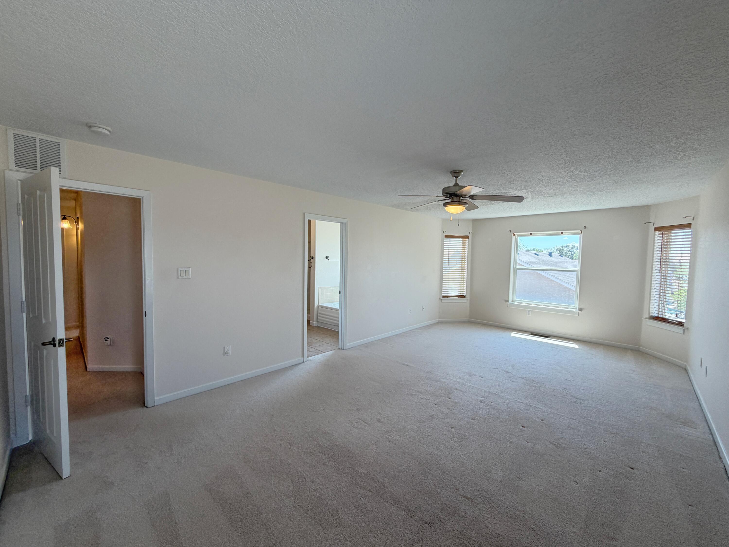 Photo 4 — 6216 Calle Vizcaya NW