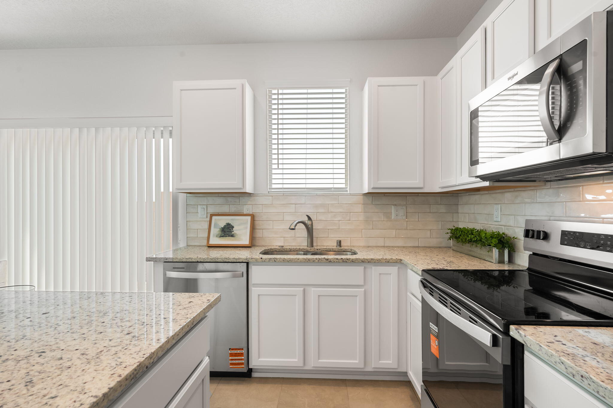 Photo 10 — 8928 Mountain Ash Avenue SW