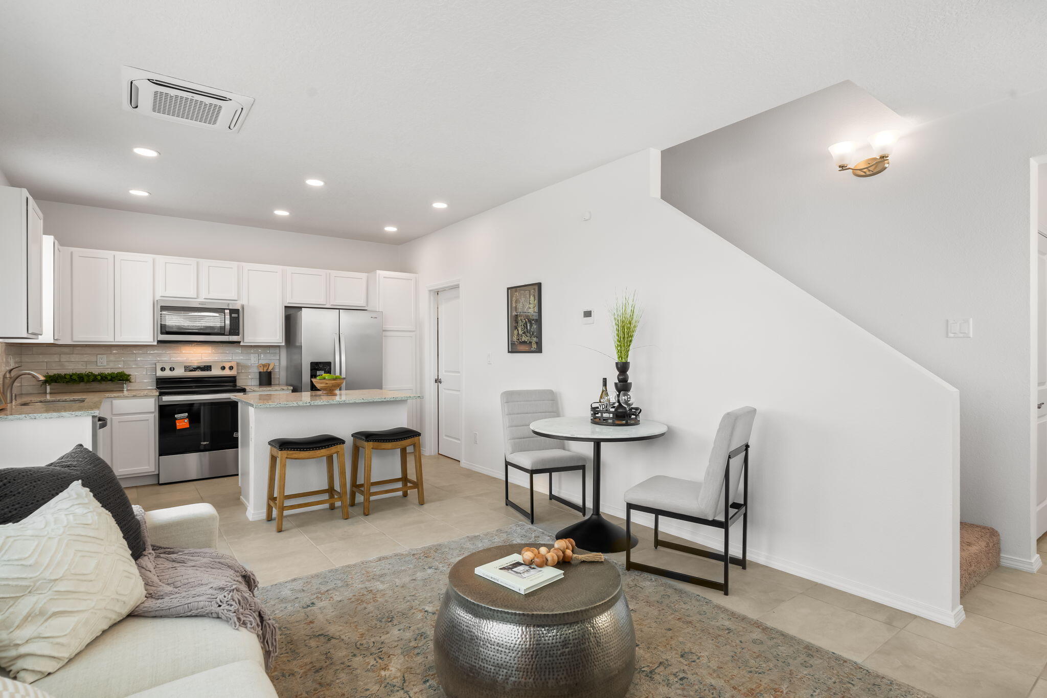 Photo 7 — 8928 Mountain Ash Avenue SW