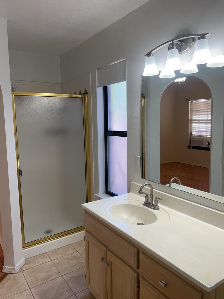 Photo 11 — 13129 Neon Avenue NE