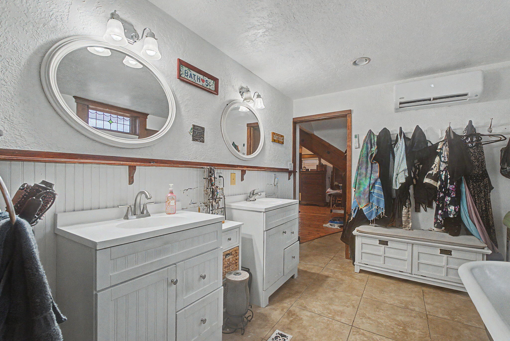 Photo 19 — 9742 4th Street NW