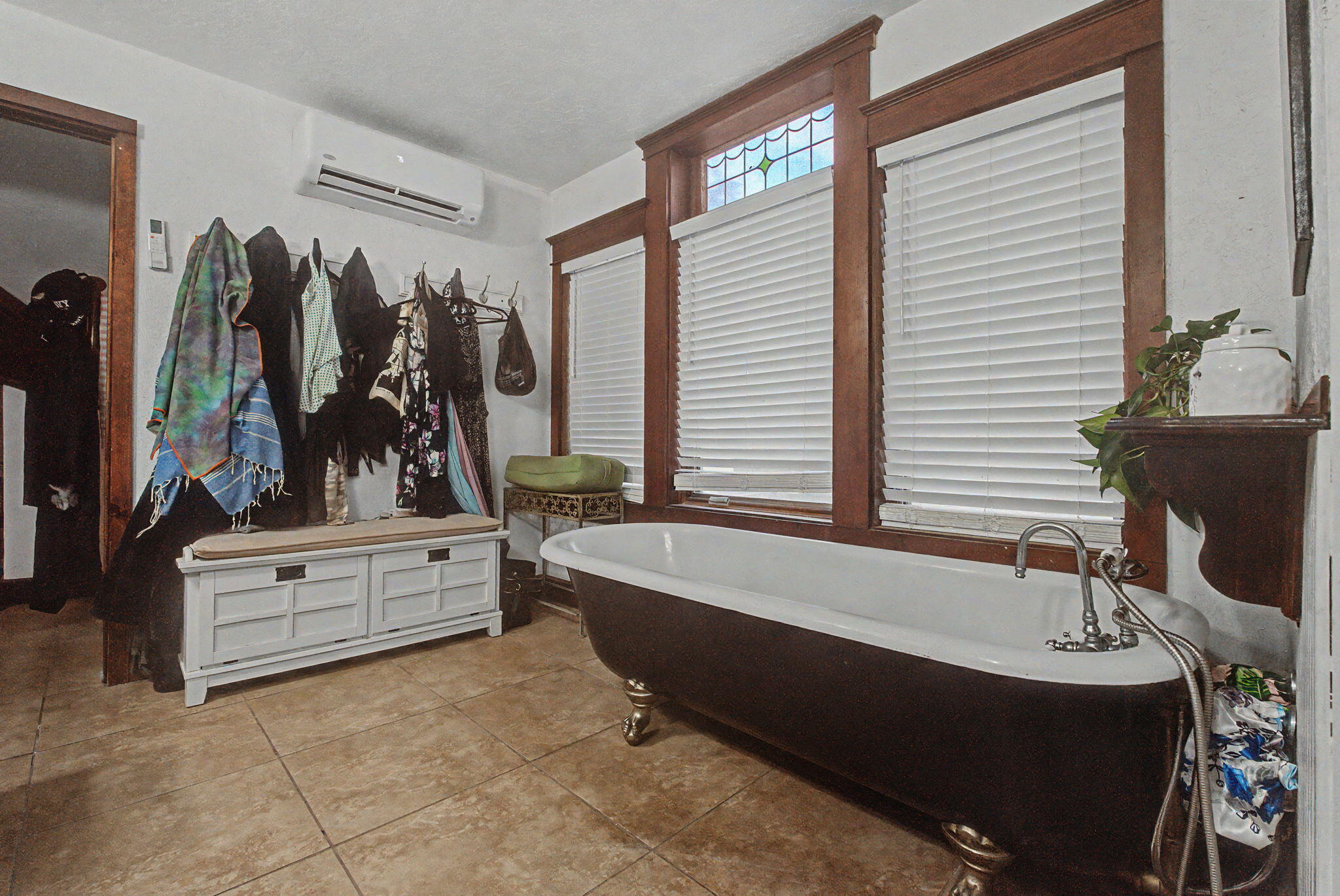 Photo 18 — 9742 4th Street NW