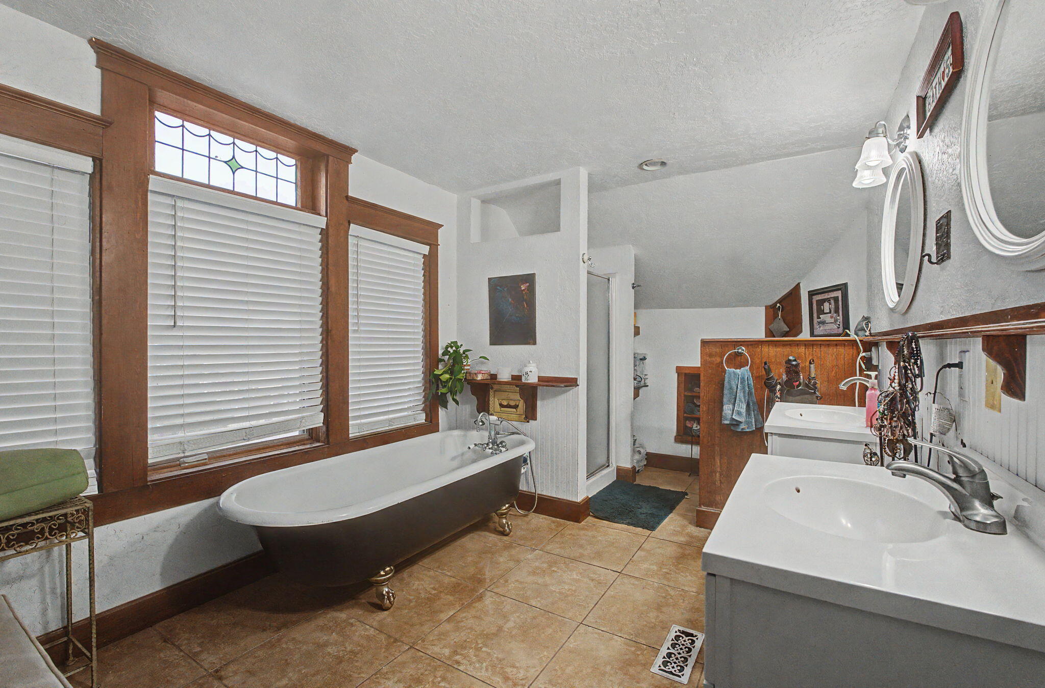 Photo 17 — 9742 4th Street NW