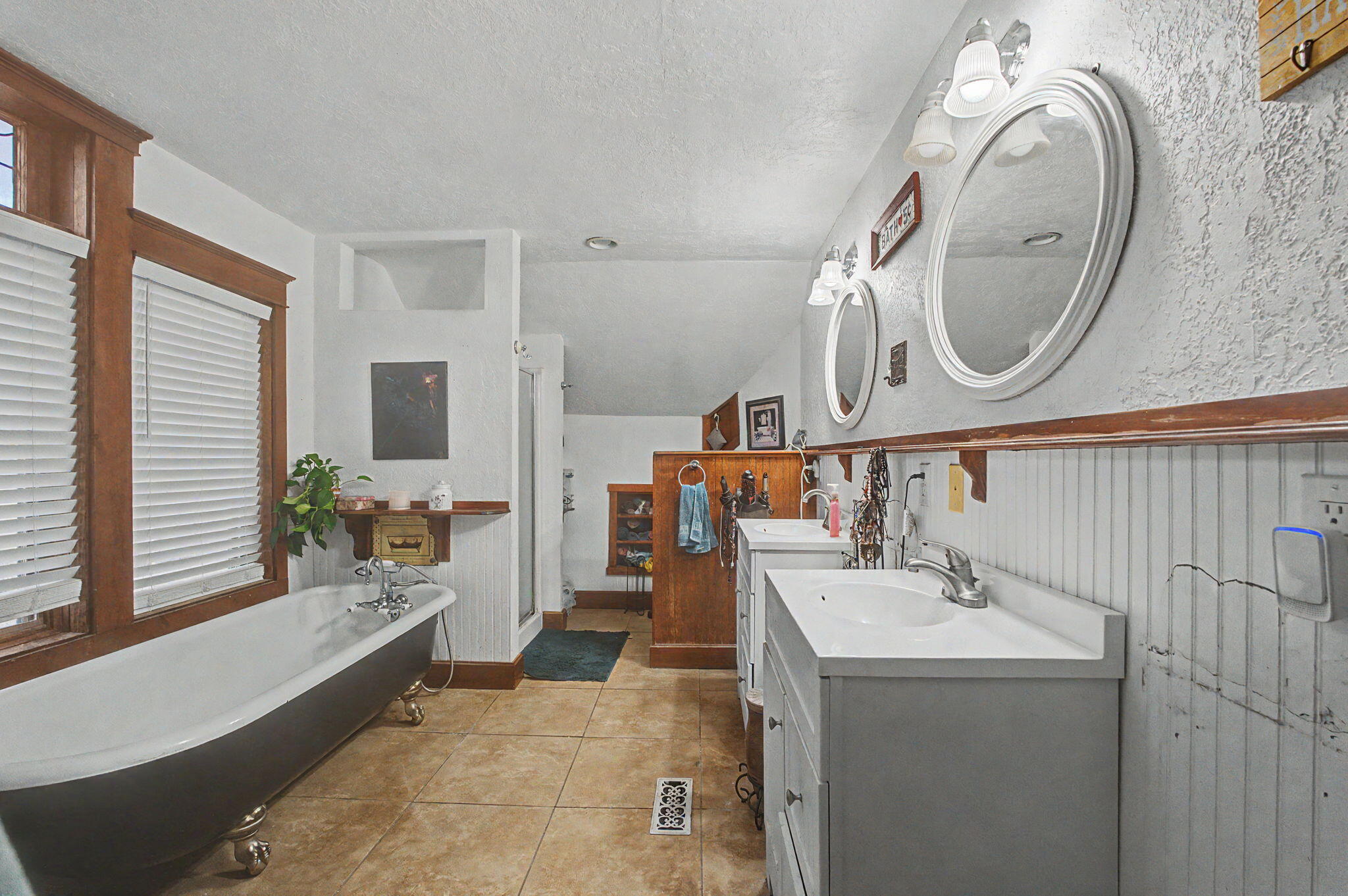 Photo 16 — 9742 4th Street NW